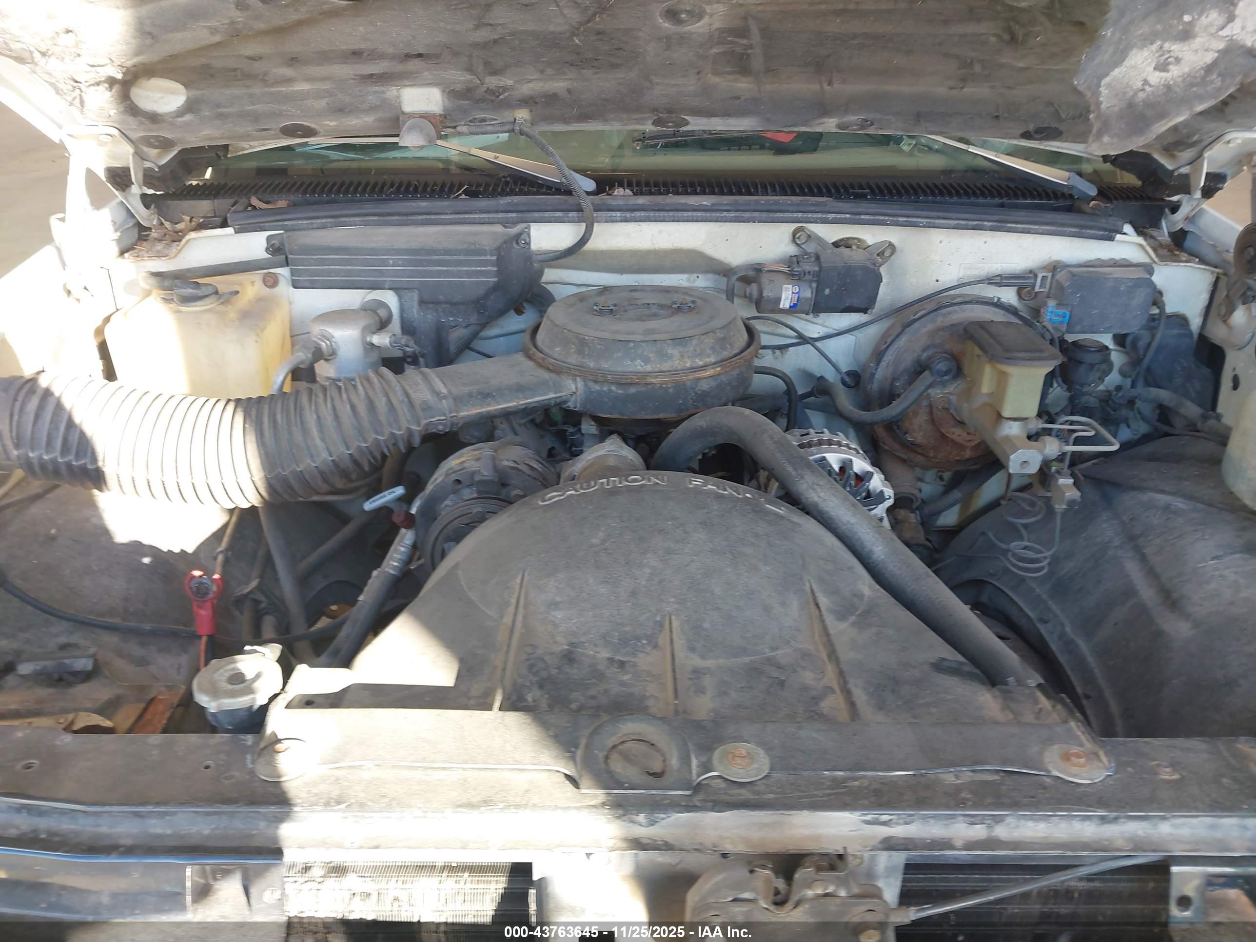 CHEVROLET GMT-400 image 10