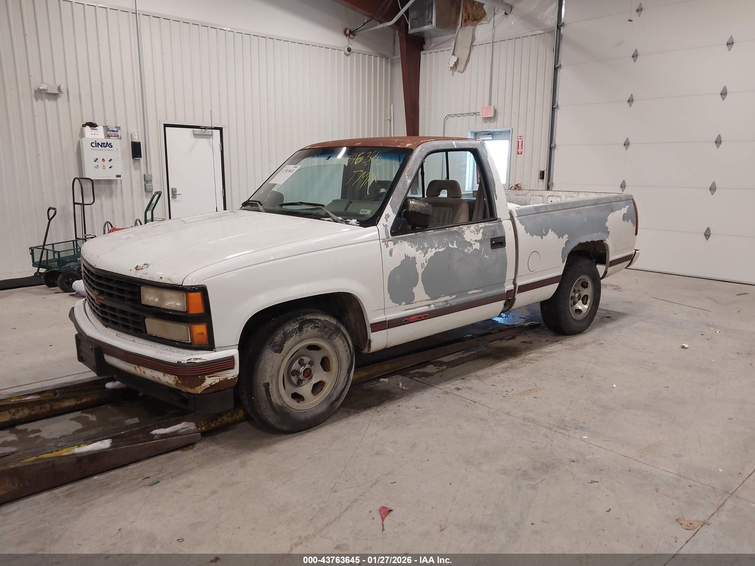CHEVROLET GMT-400 image 2
