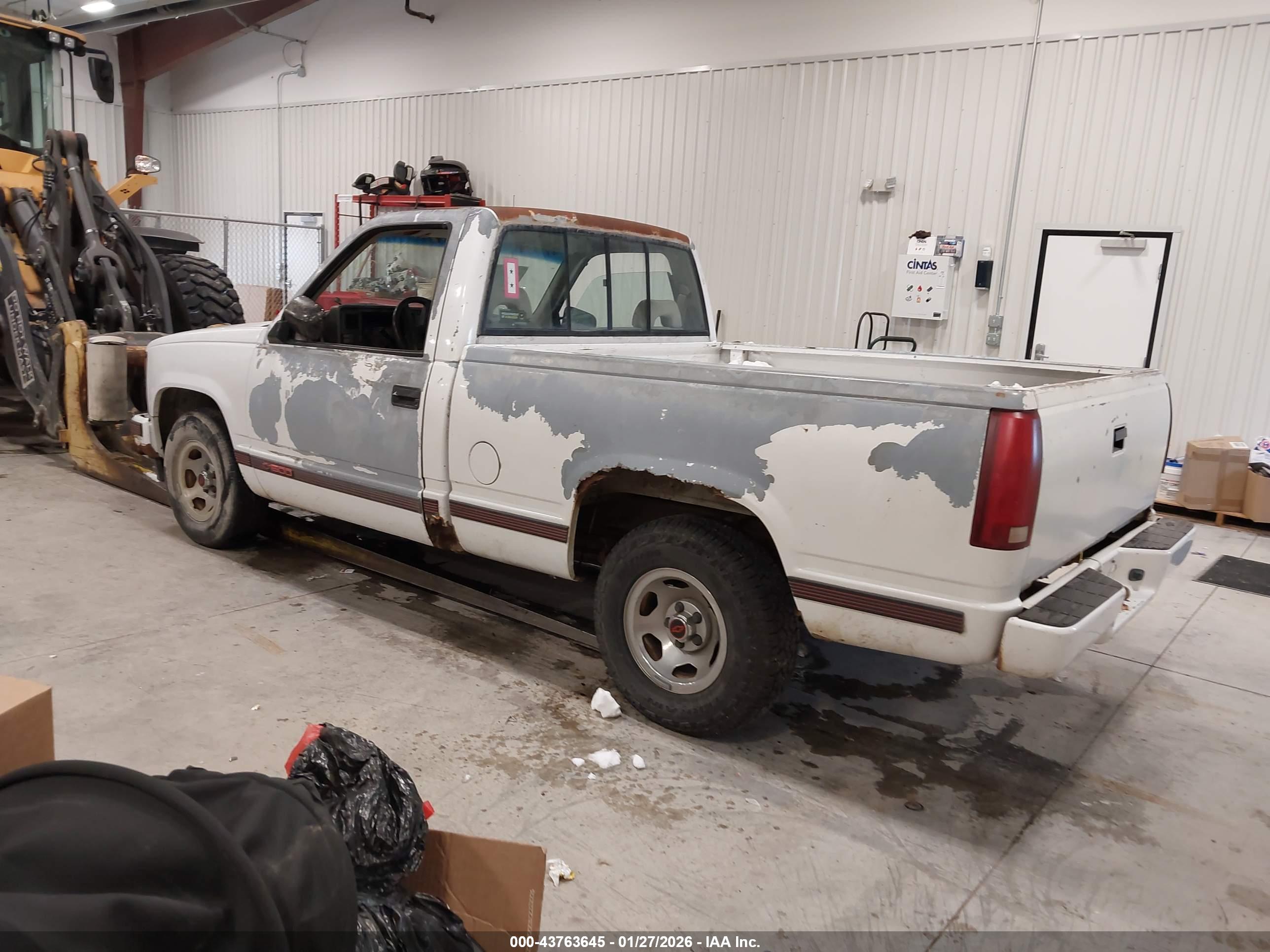 CHEVROLET GMT-400 image 3
