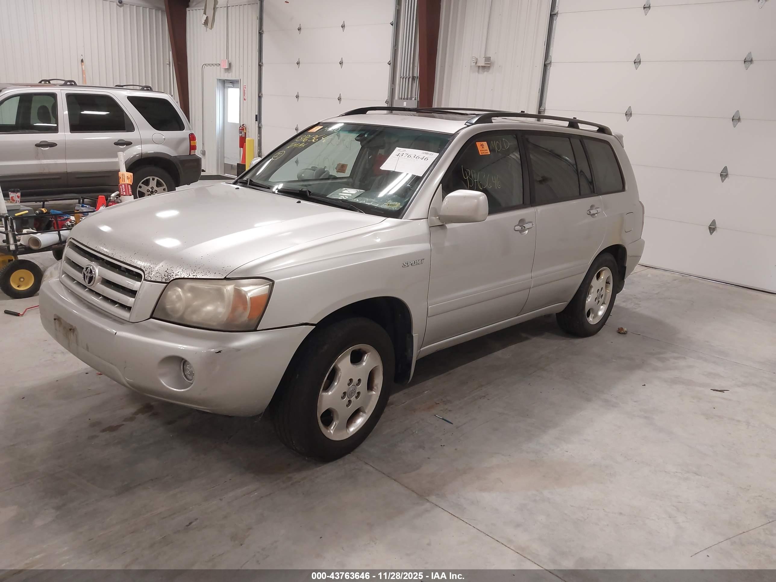 TOYOTA HIGHLANDER image 2