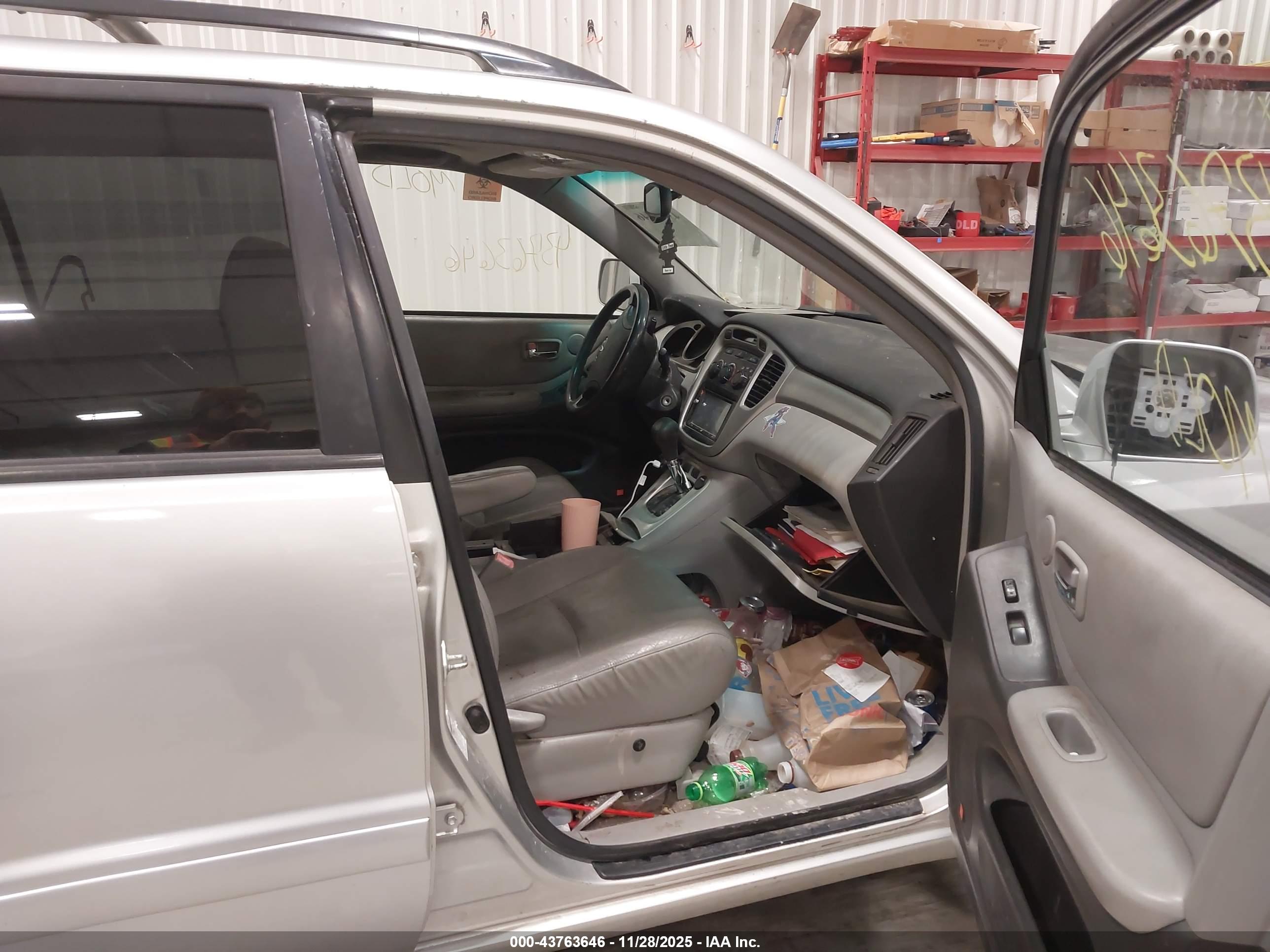 TOYOTA HIGHLANDER image 5