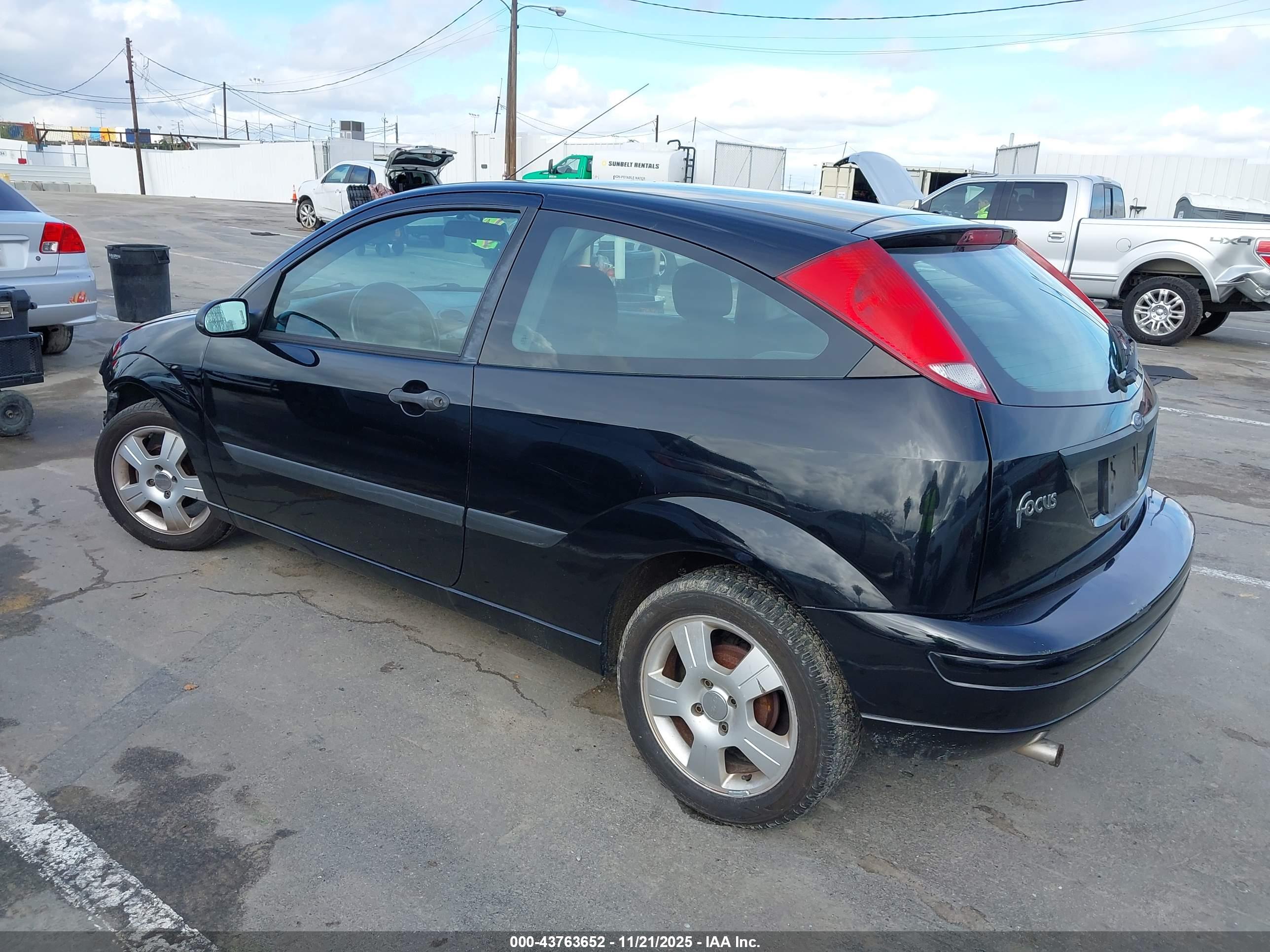 FORD FOCUS image 3