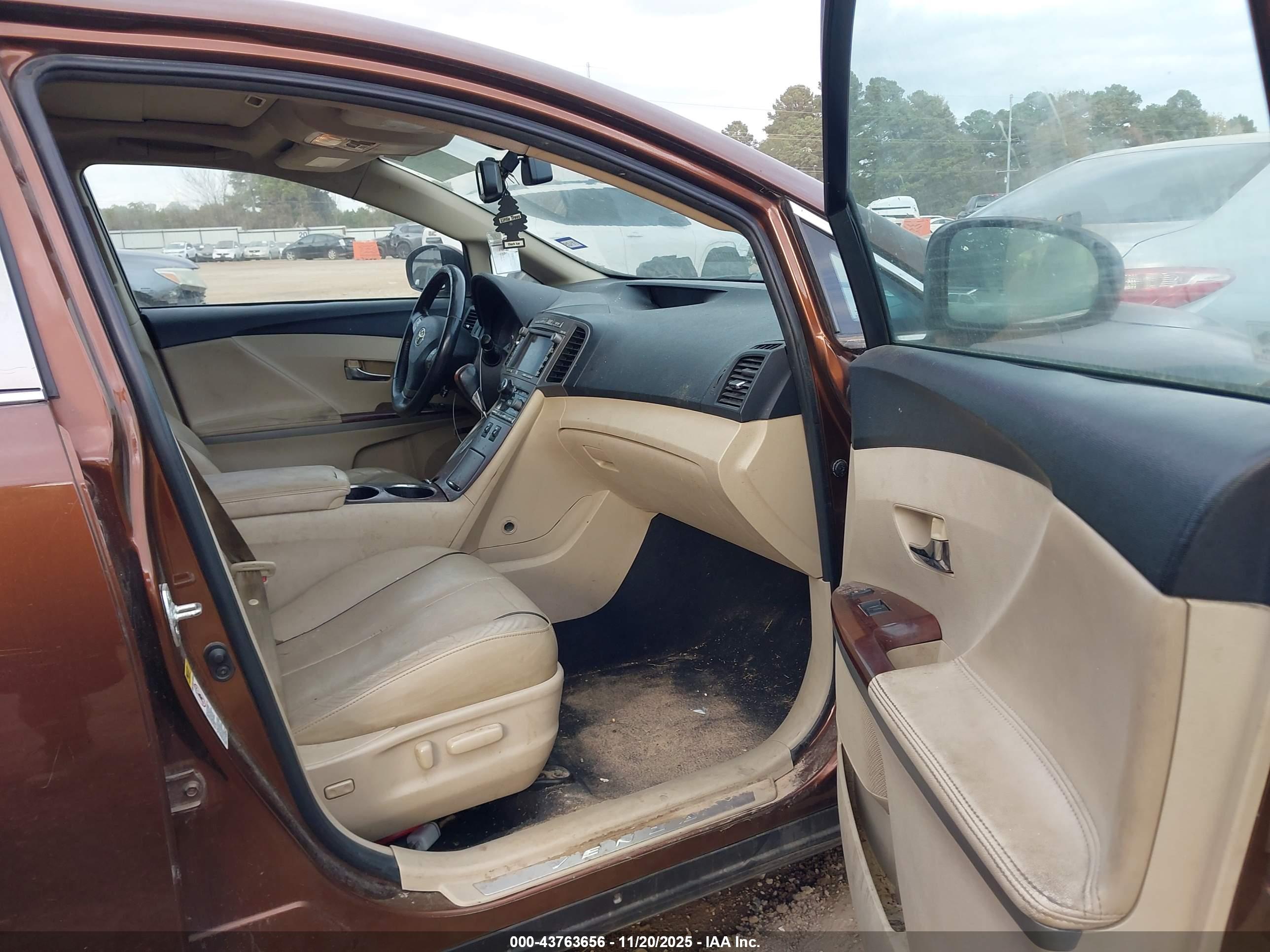 TOYOTA VENZA image 5