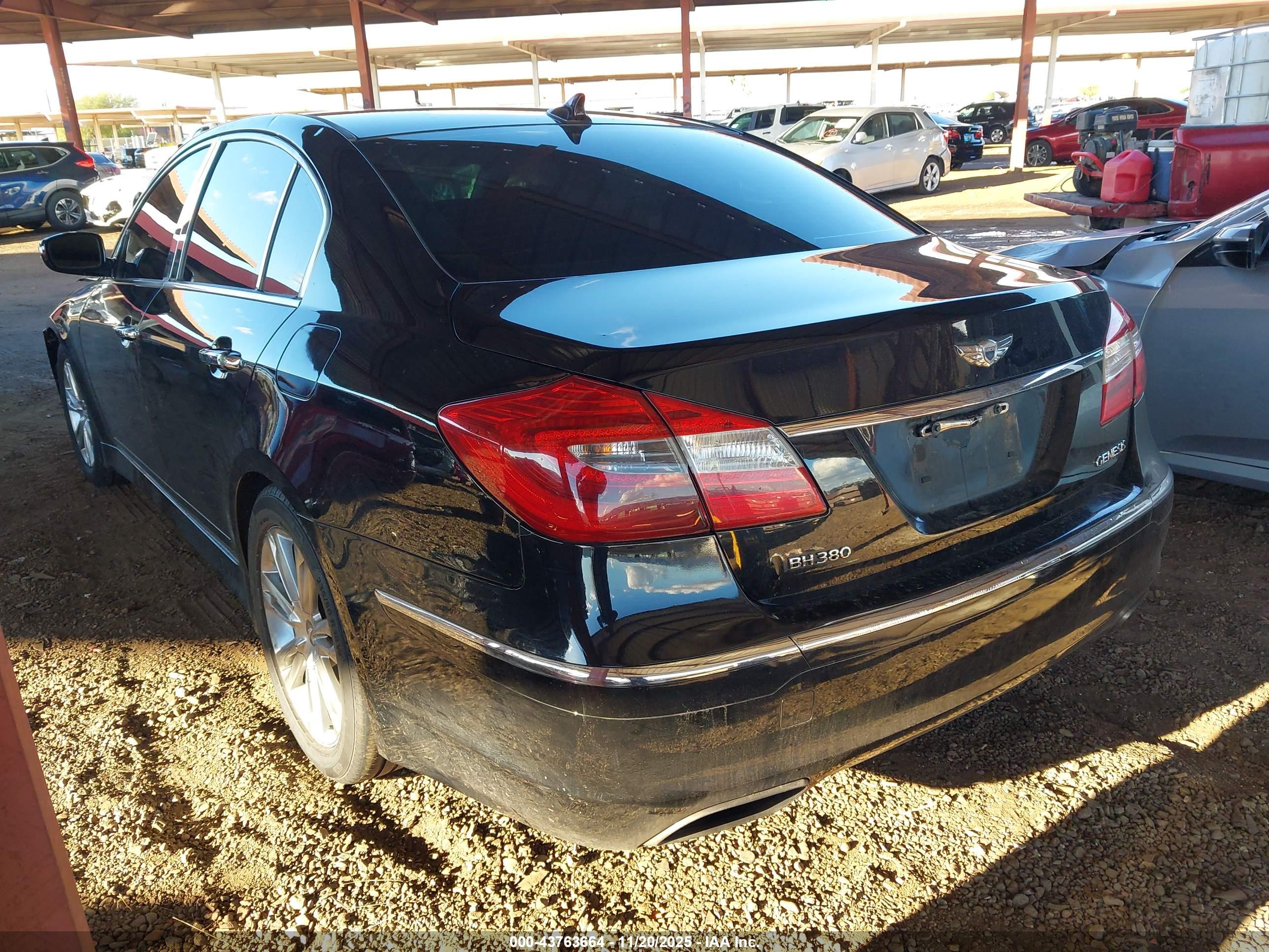 HYUNDAI GENESIS image 3