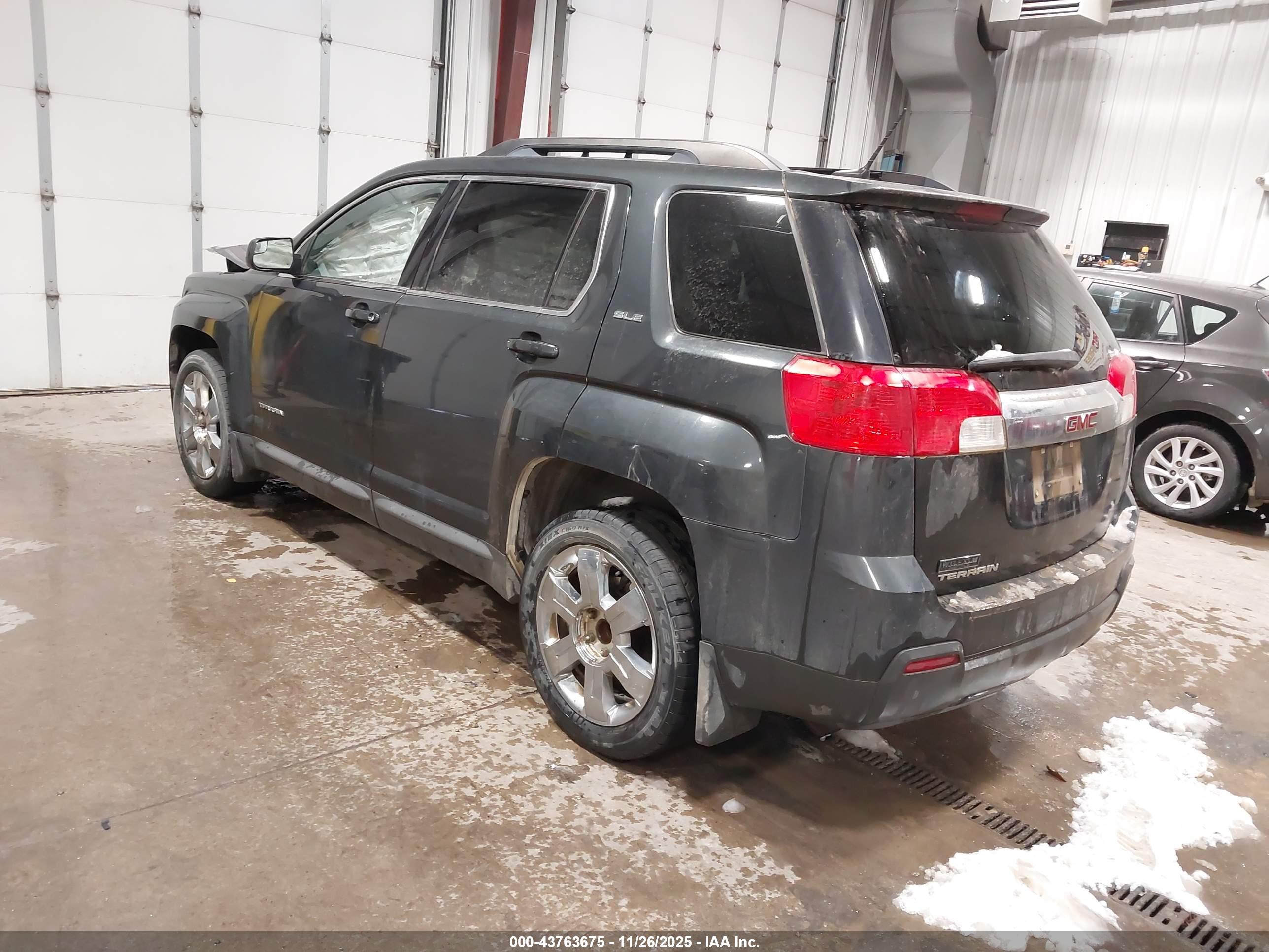 GMC TERRAIN image 3