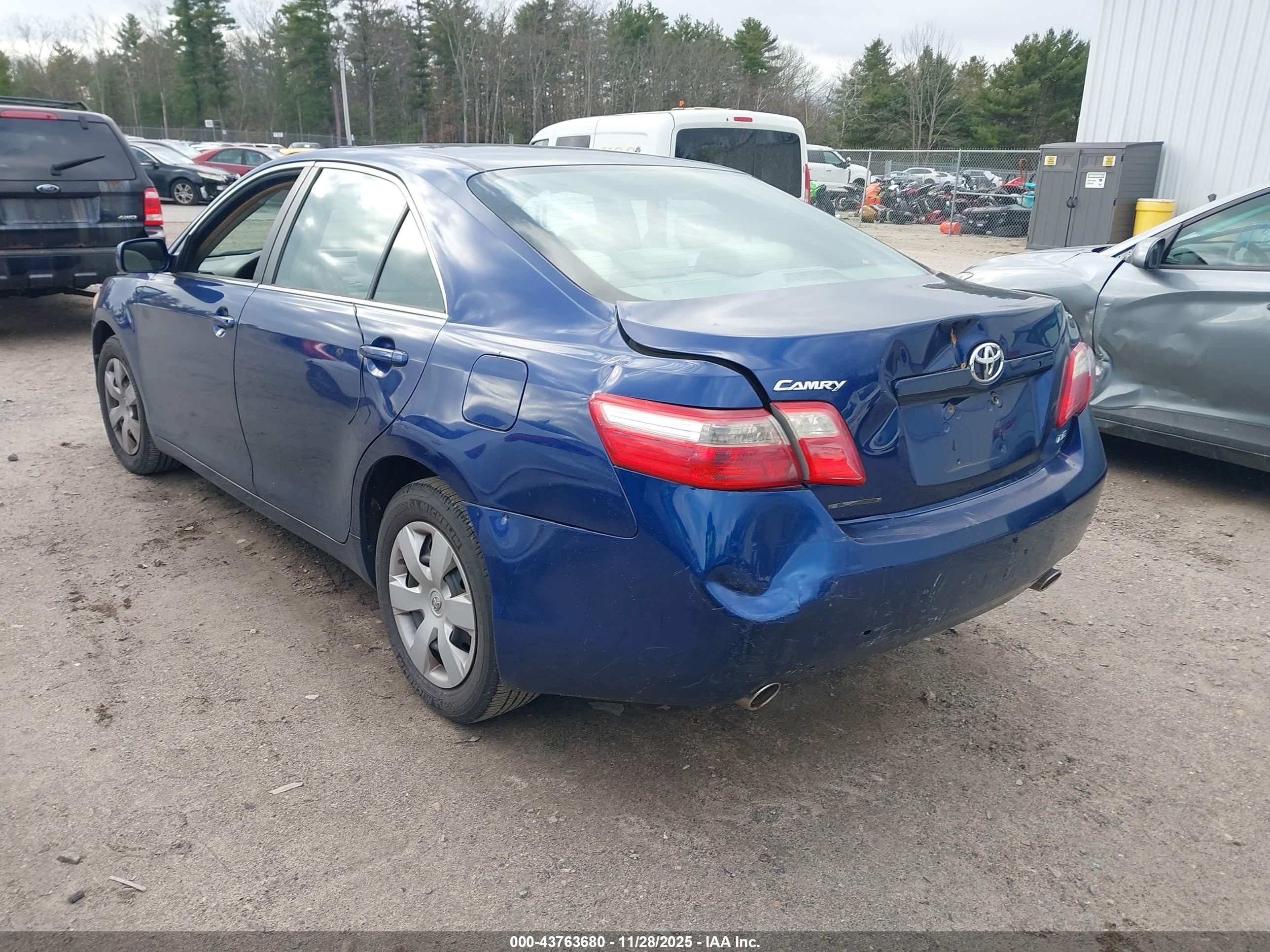 TOYOTA CAMRY image 3