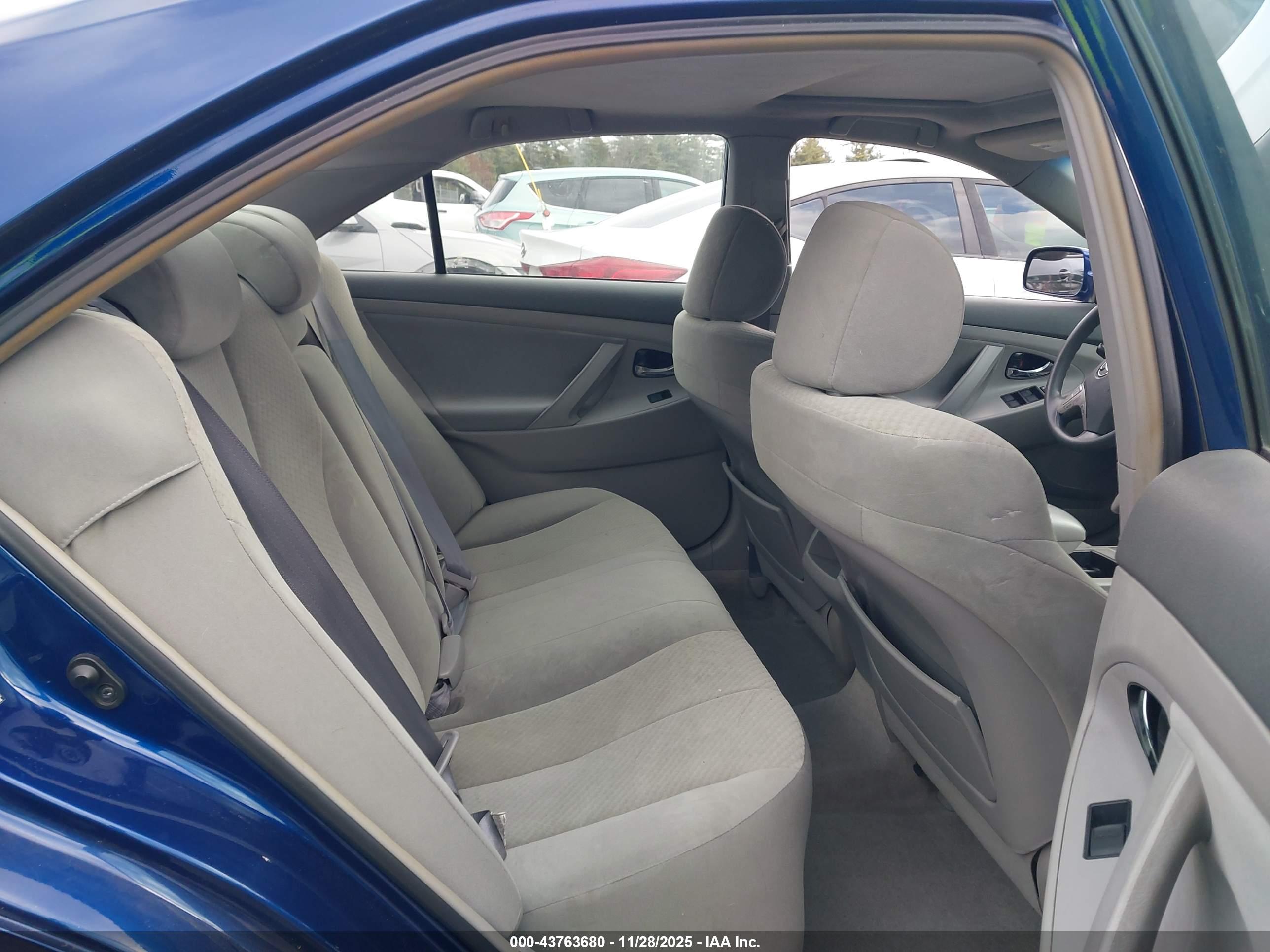 TOYOTA CAMRY image 8