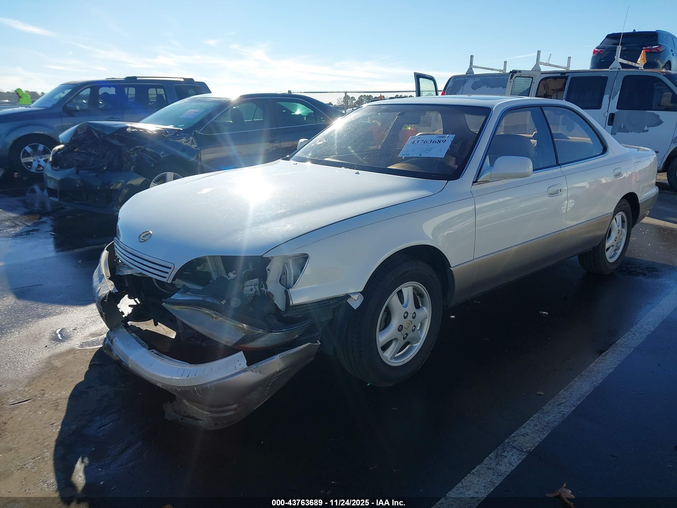 LEXUS ES image 2