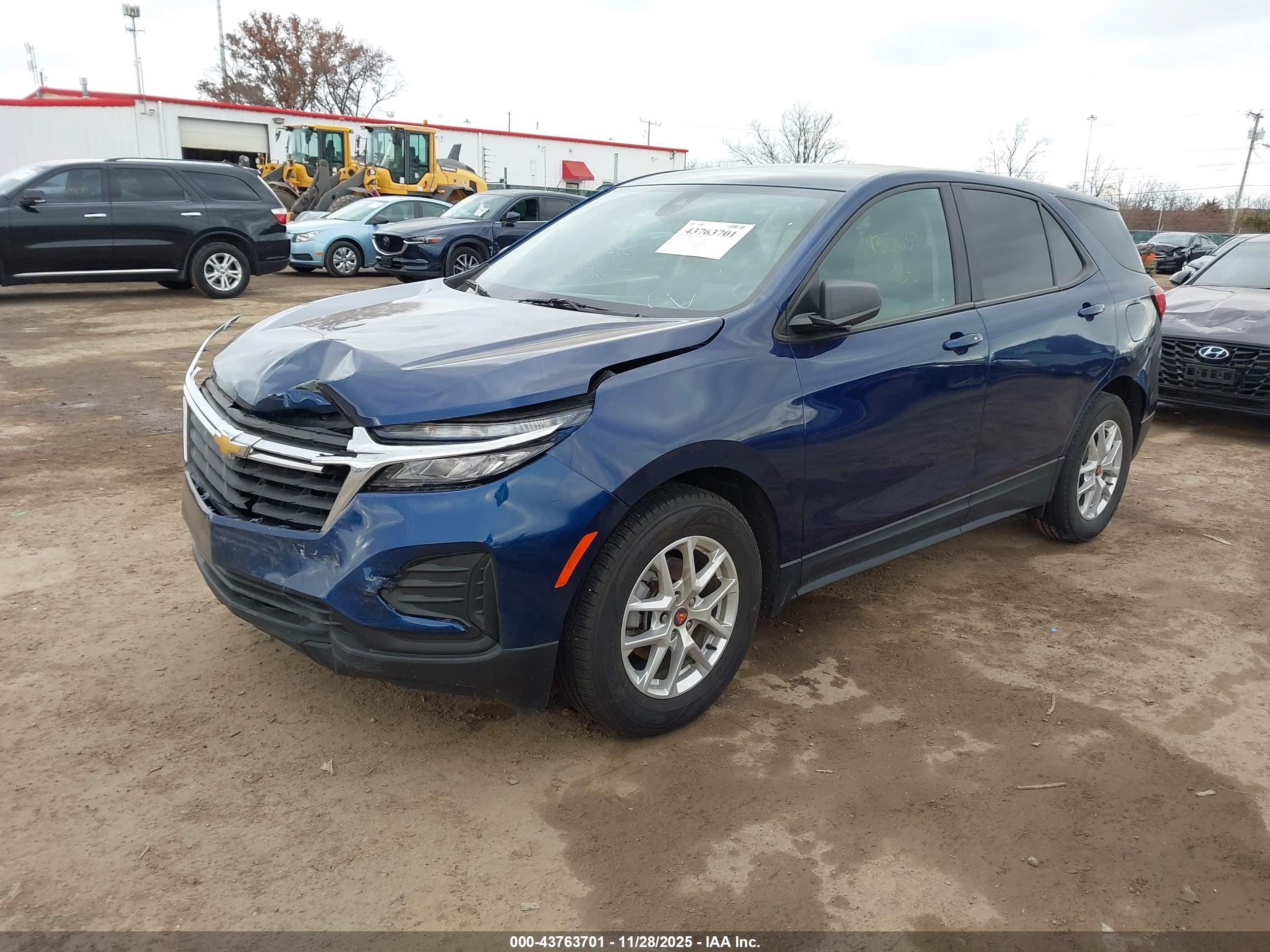 CHEVROLET EQUINOX image 2