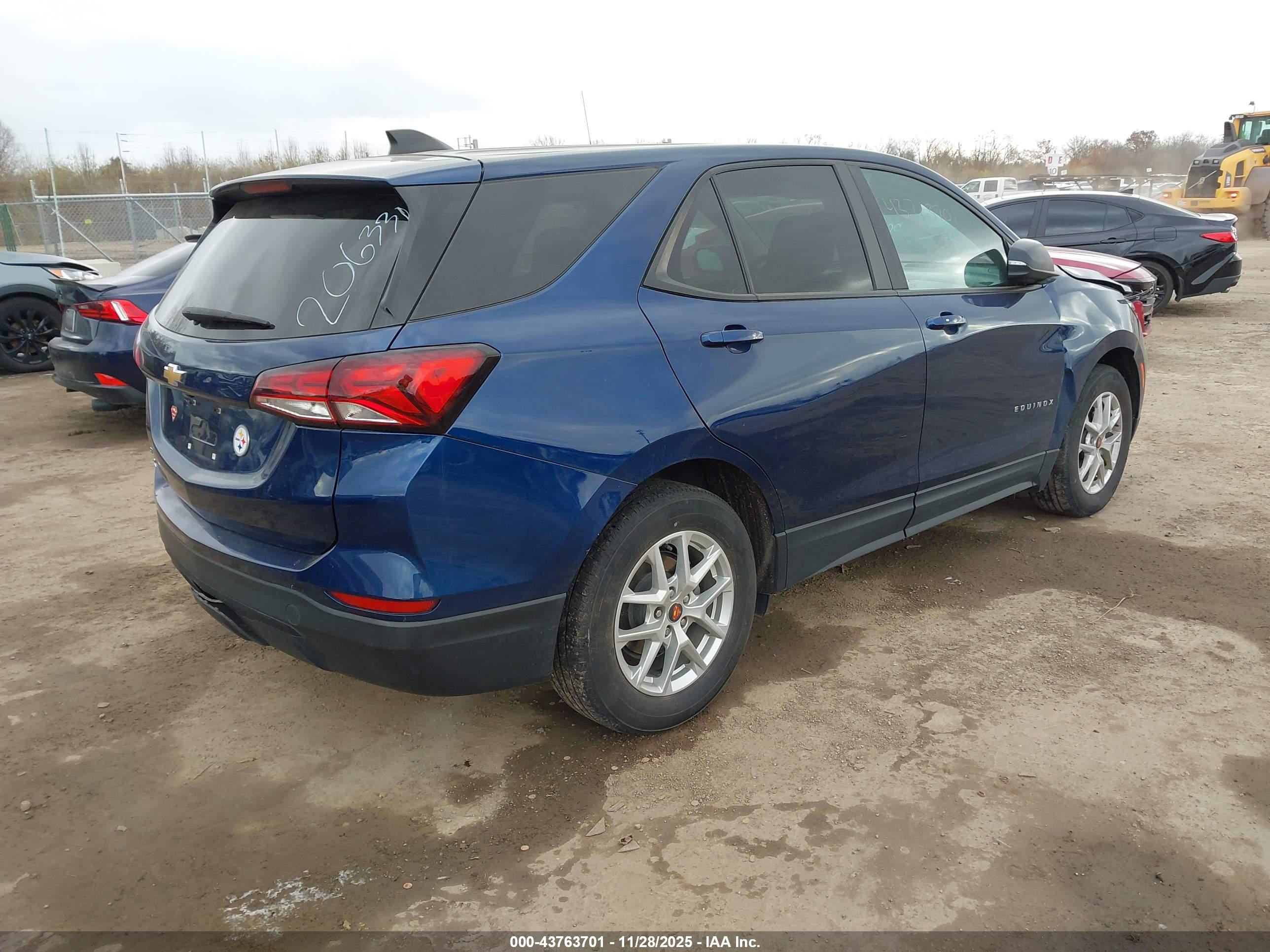 CHEVROLET EQUINOX image 4