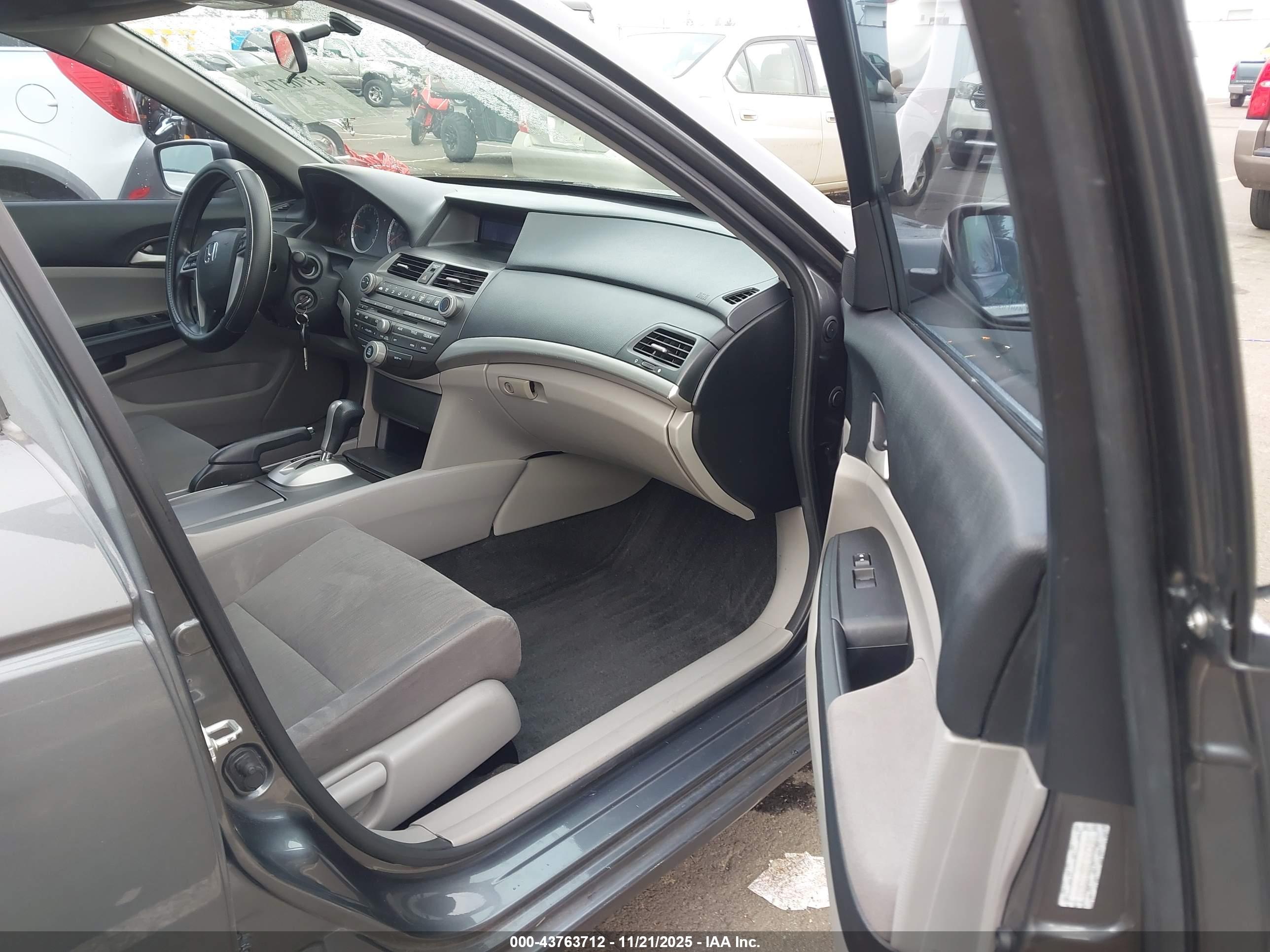 HONDA ACCORD image 5