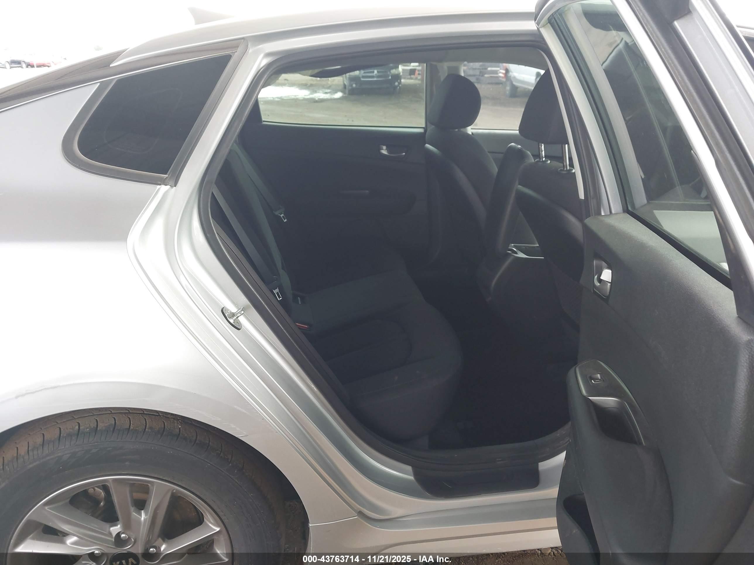 KIA OPTIMA image 8