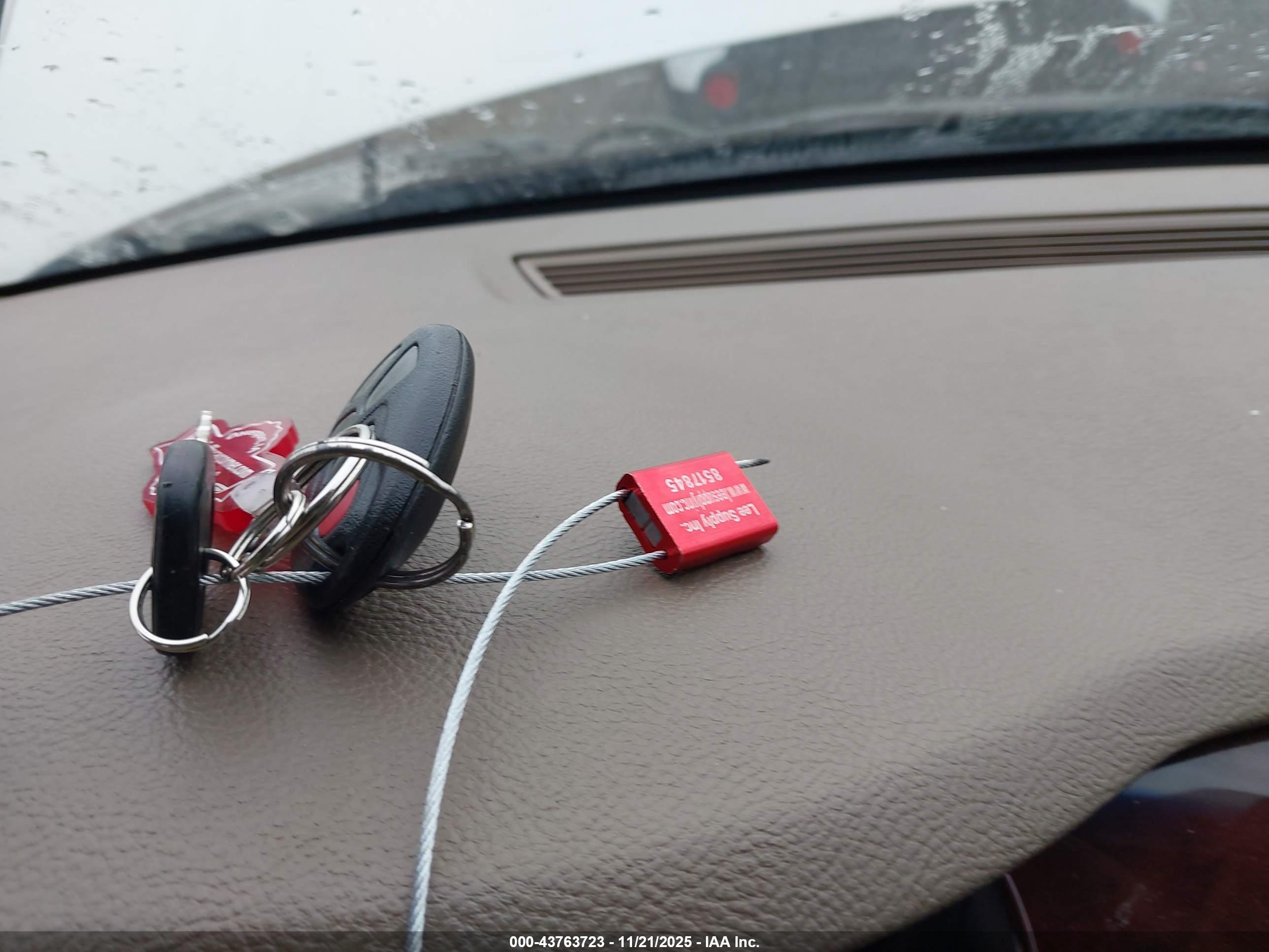 BUICK LUCERNE image 11