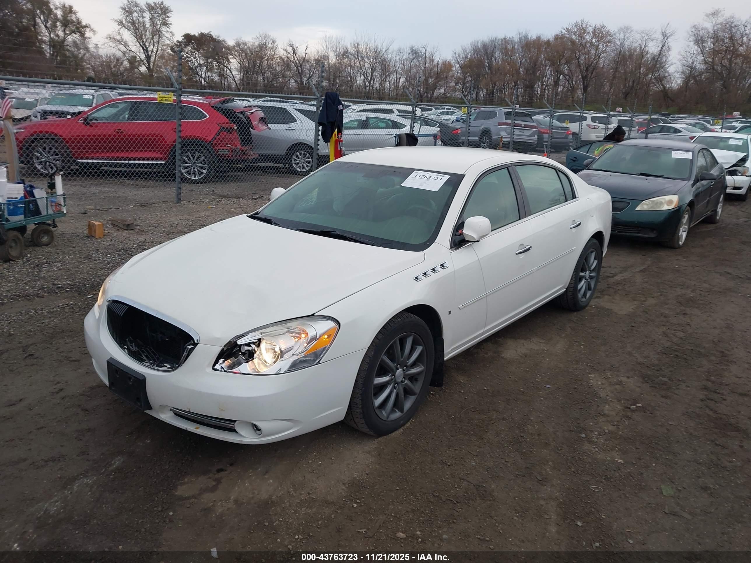 BUICK LUCERNE image 2