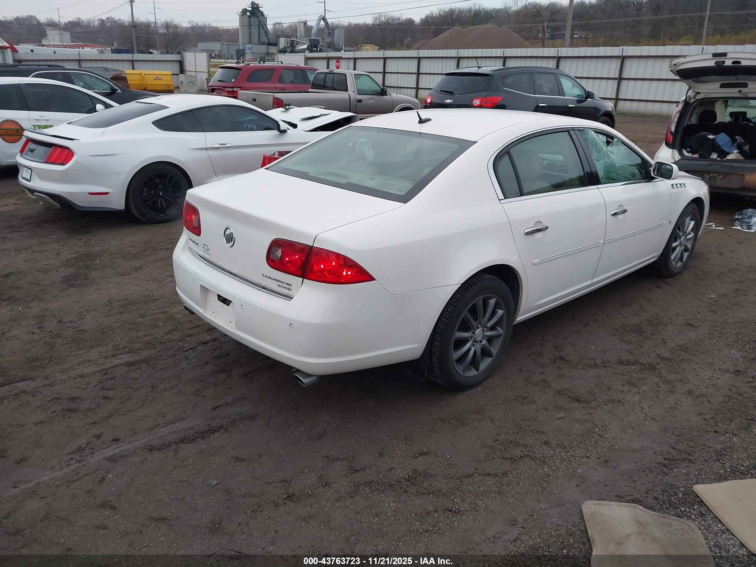 BUICK LUCERNE image 4