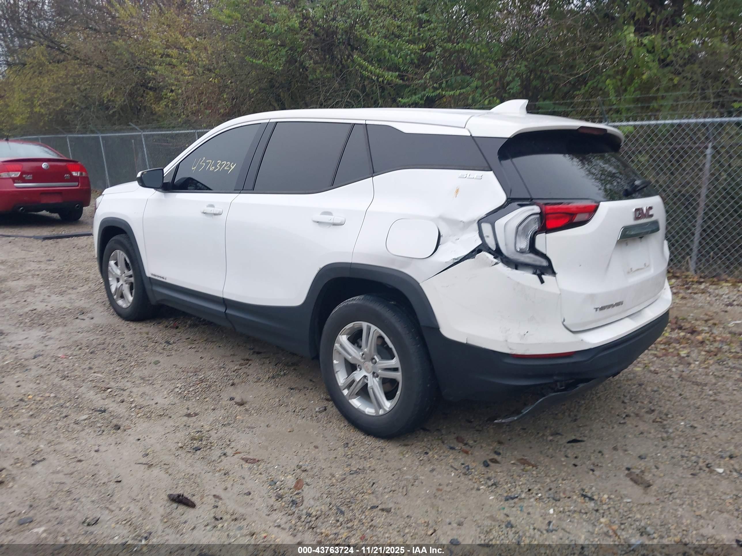 GMC TERRAIN image 3