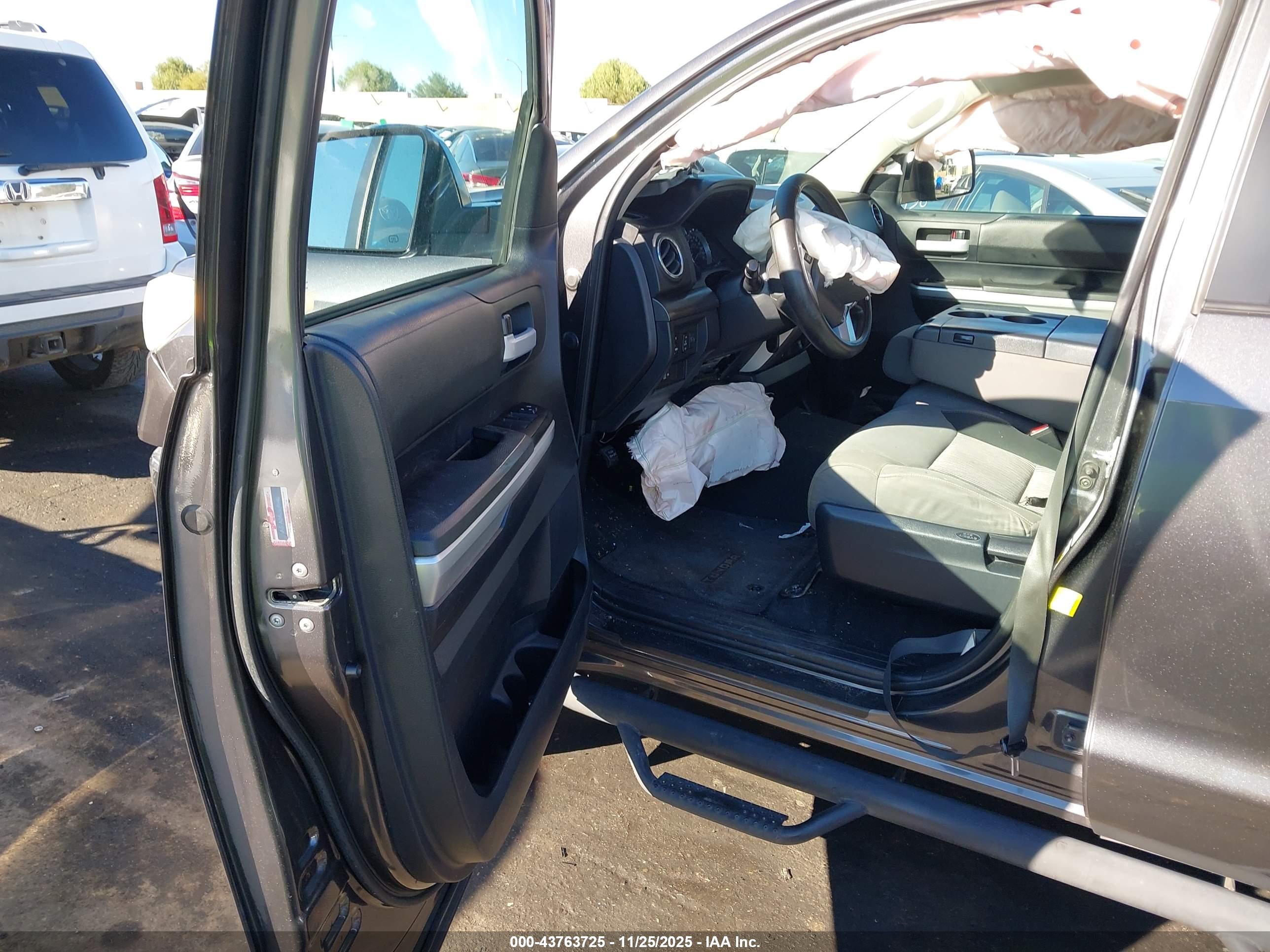 TOYOTA TUNDRA image 5