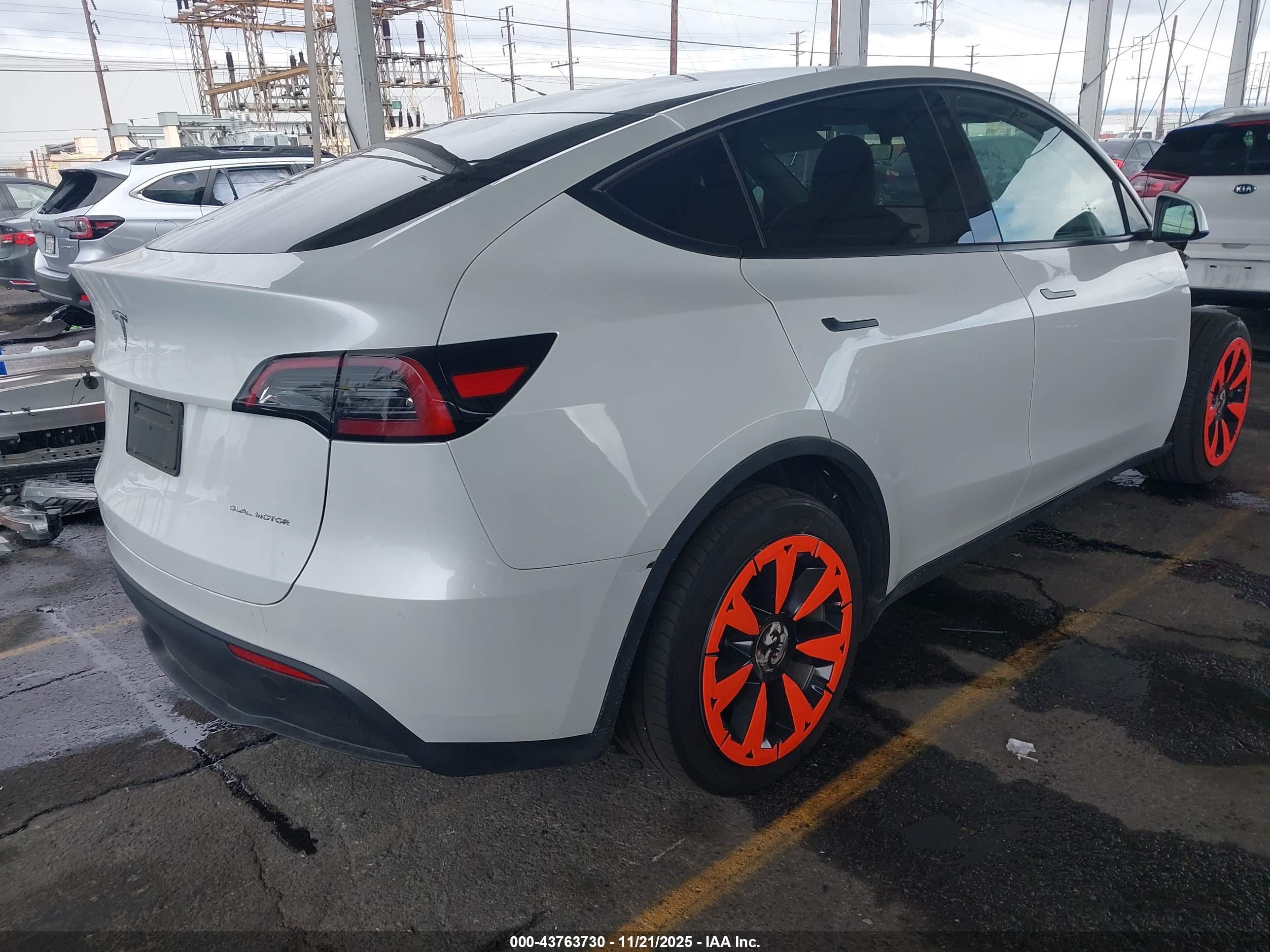 TESLA MODEL image 4