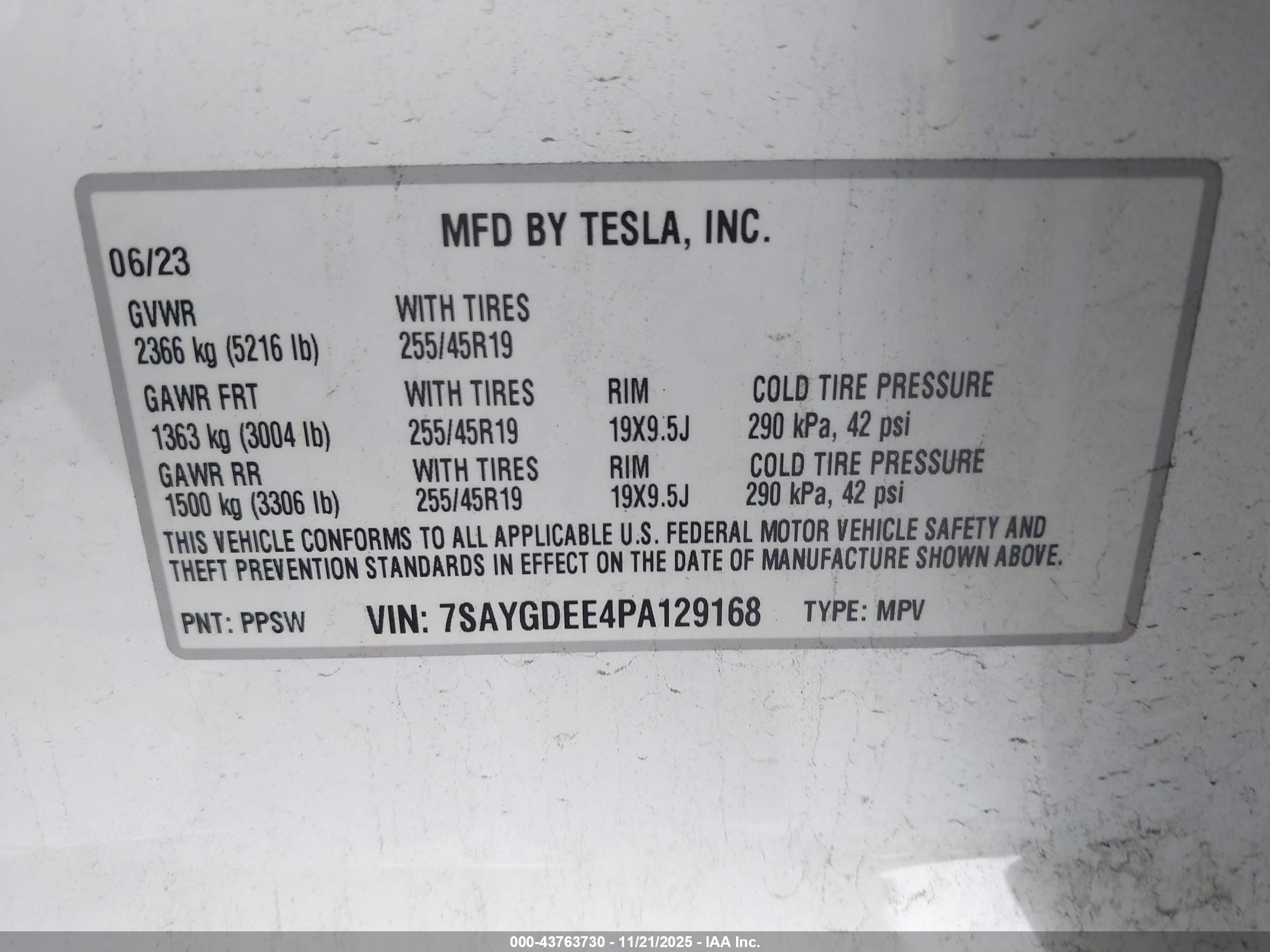 TESLA MODEL image 9