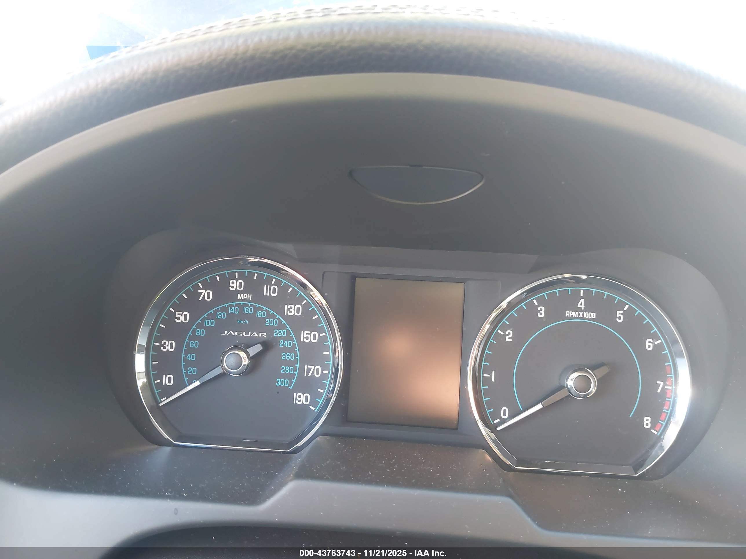 JAGUAR XF image 7