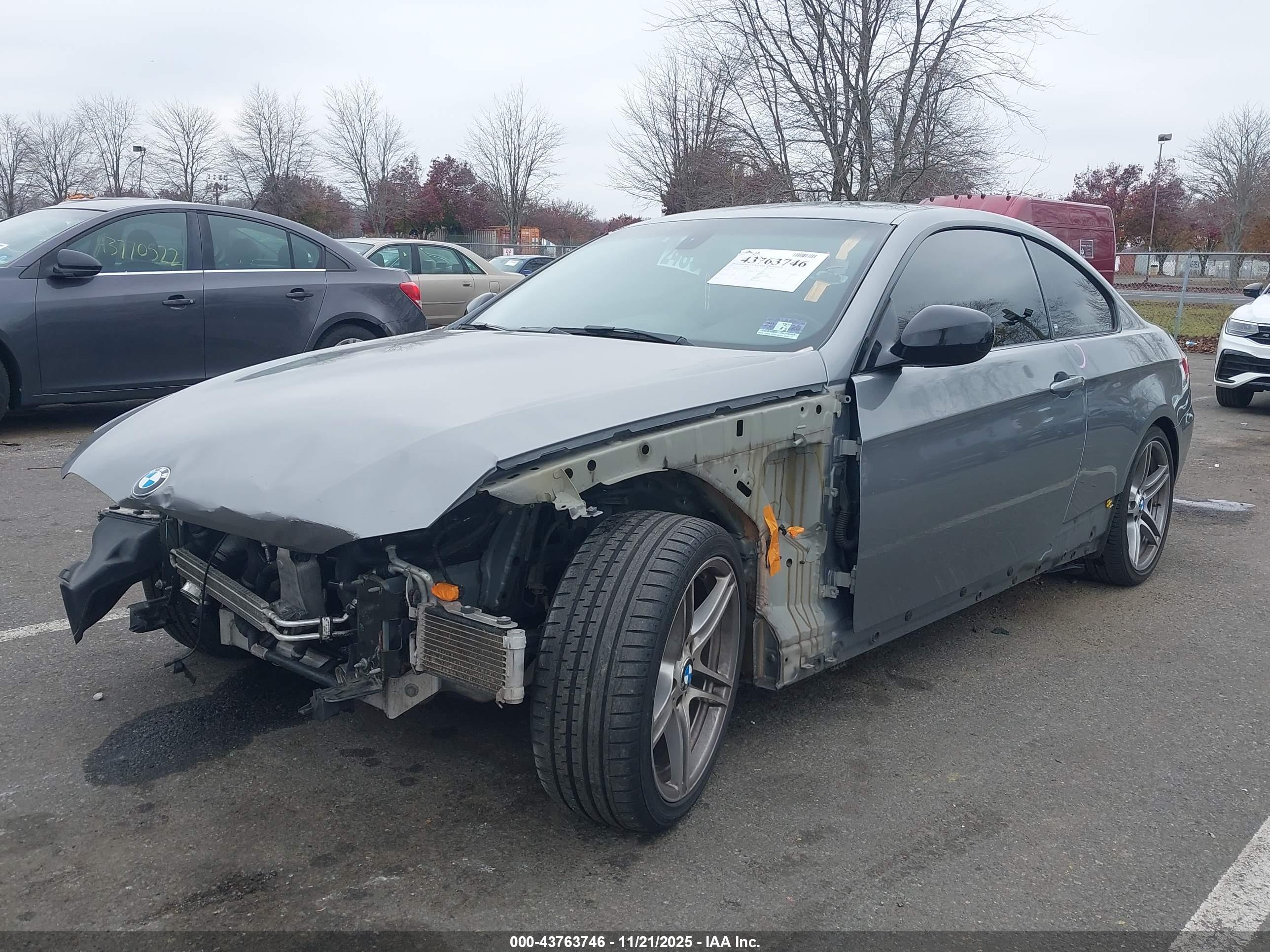 BMW 335IS image 2