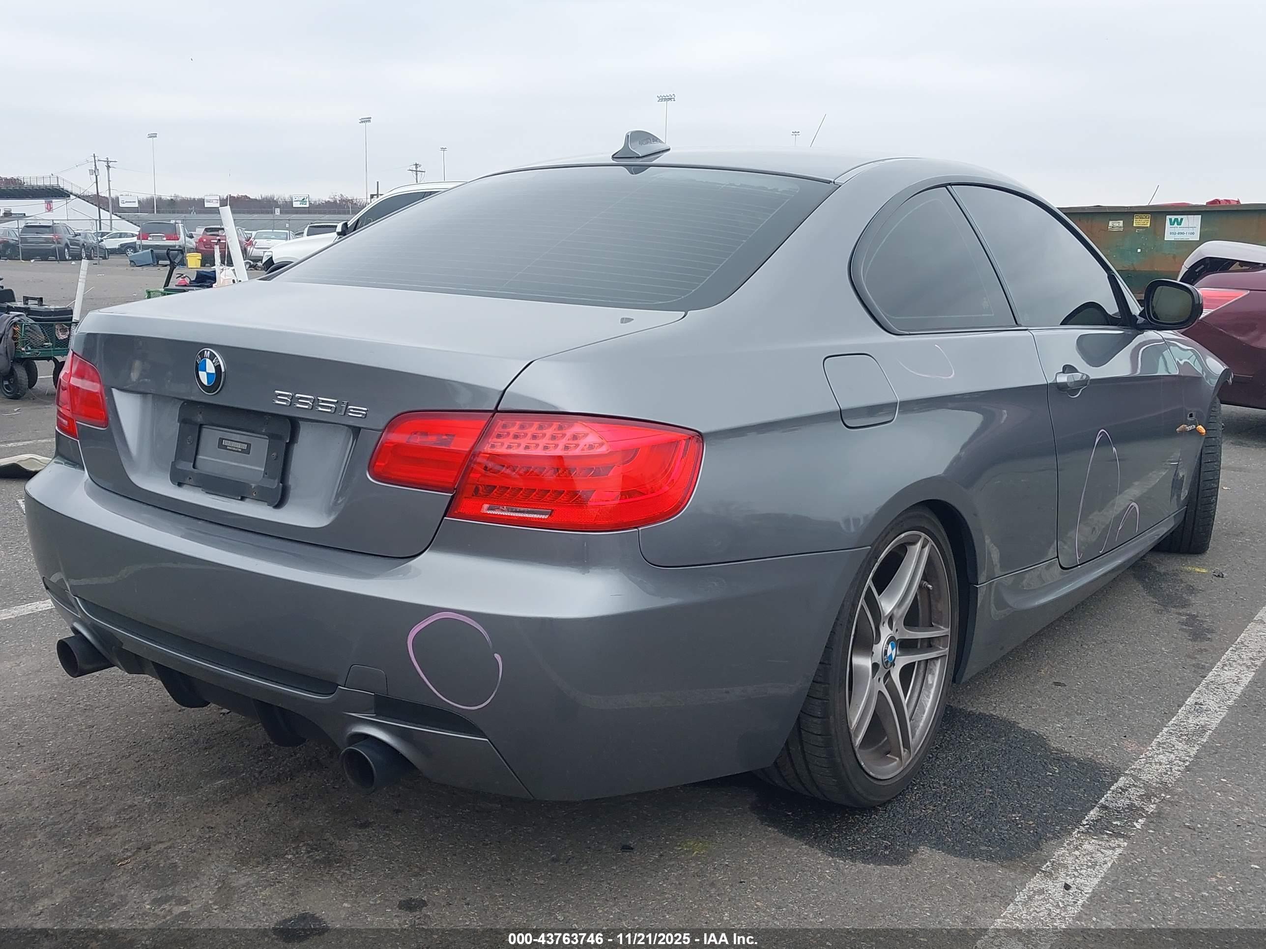 BMW 335IS image 4