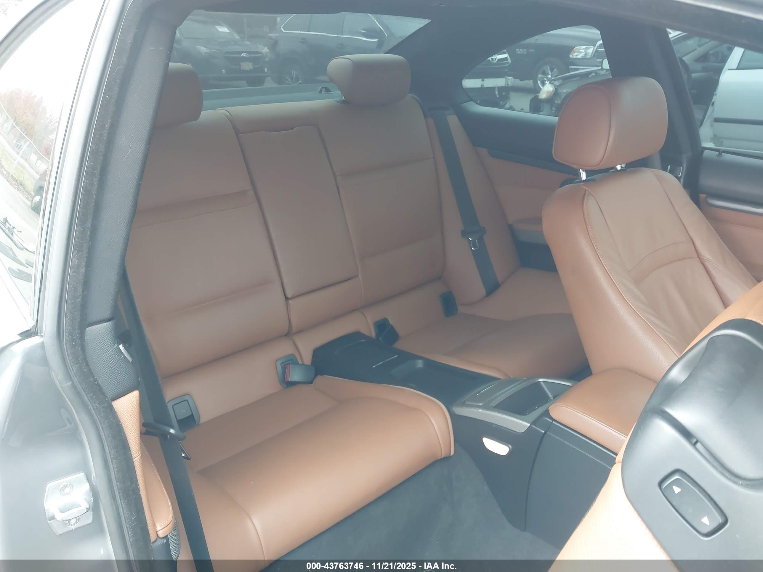 BMW 335IS image 8