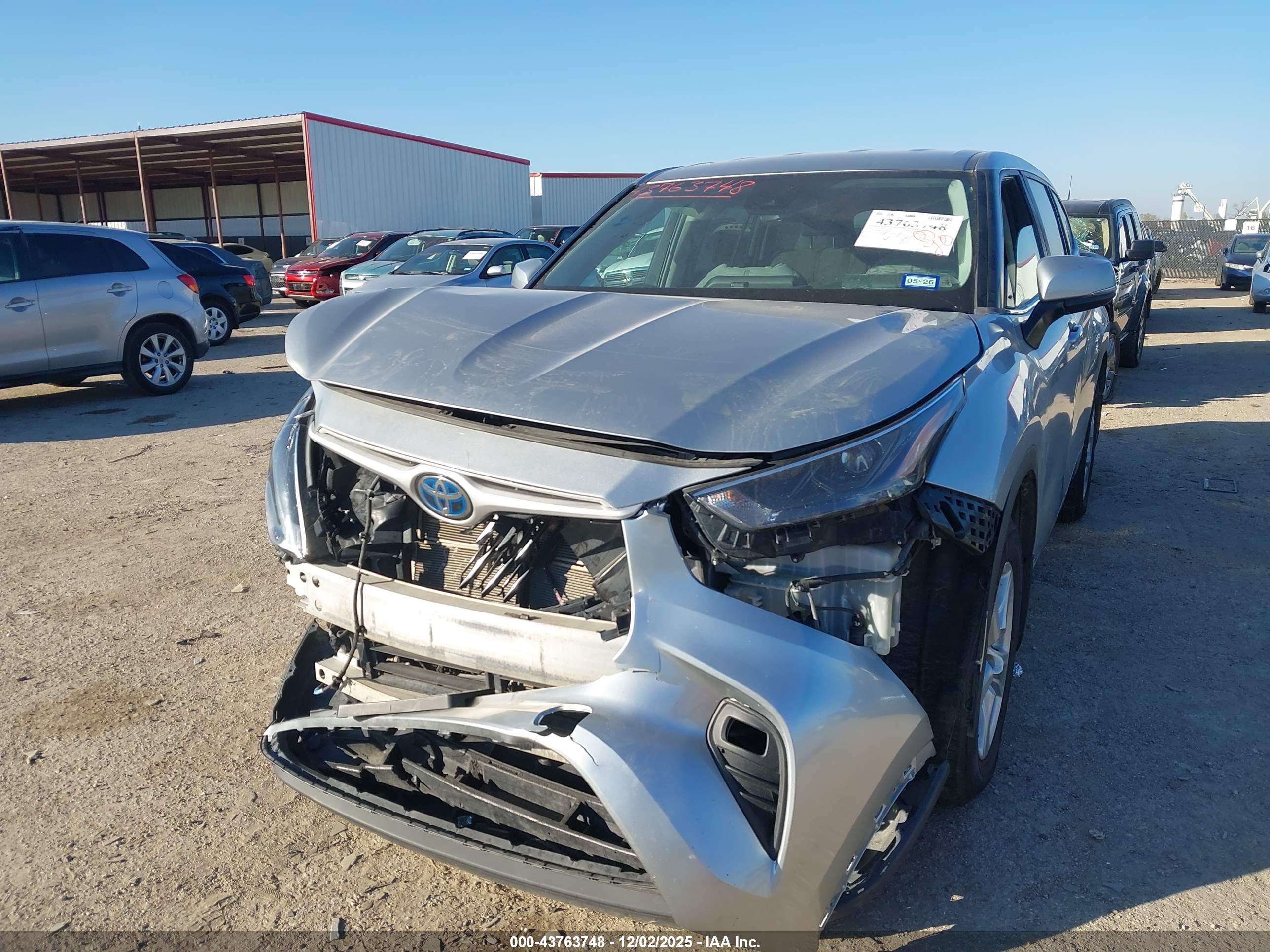 TOYOTA HIGHLANDER image 2