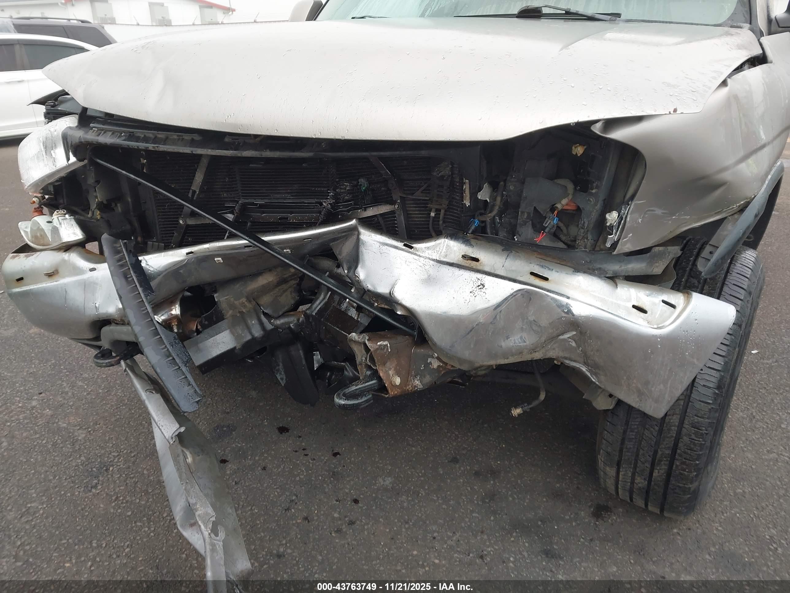 GMC YUKON image 6