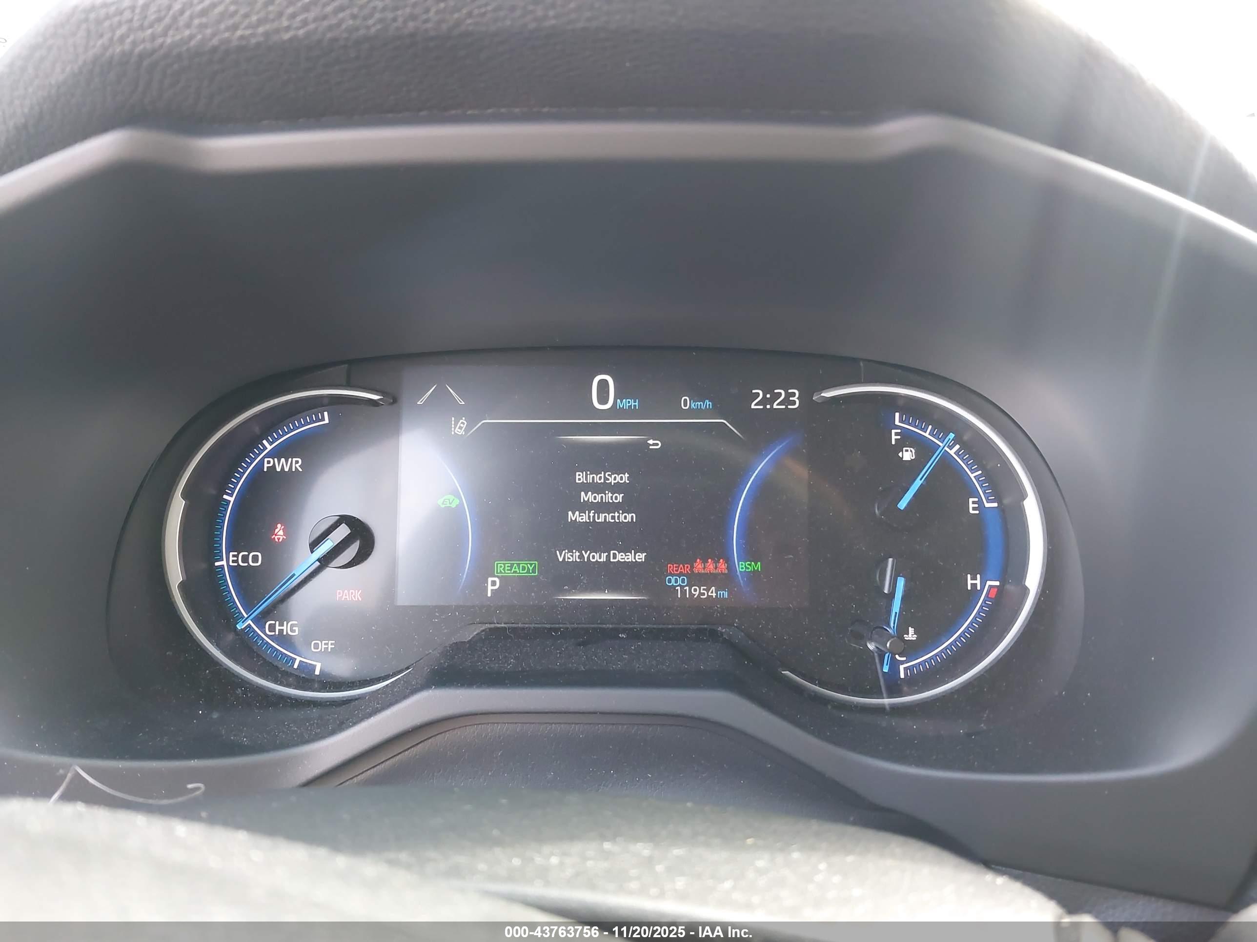 TOYOTA RAV4 image 7