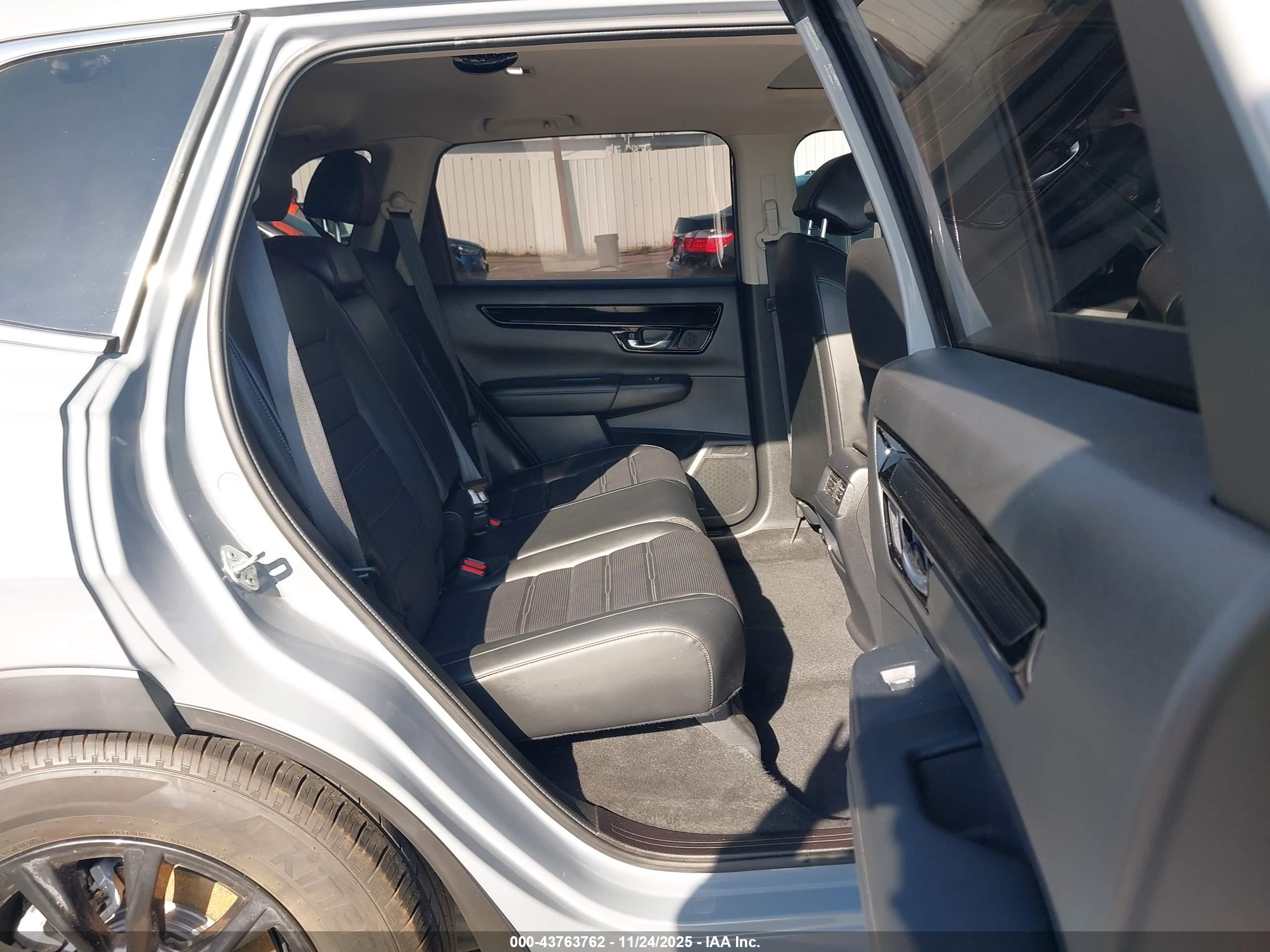 HONDA CR-V image 8