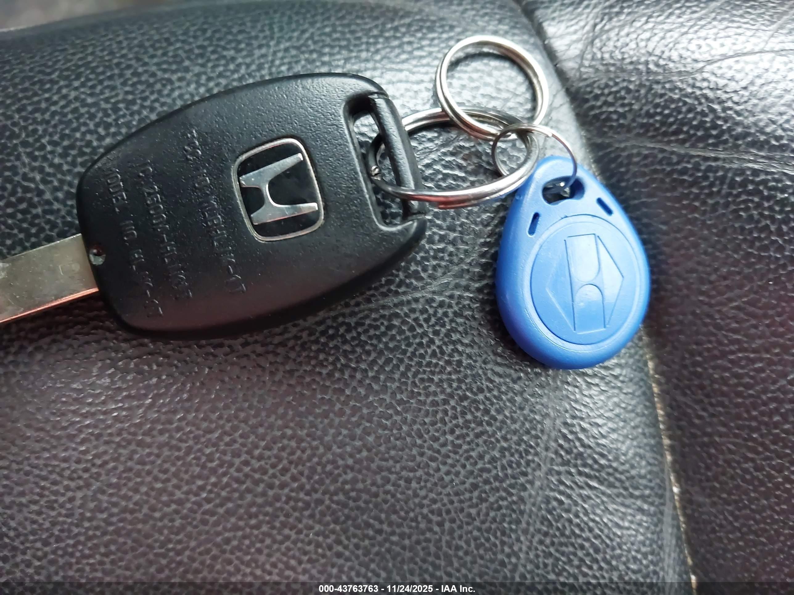 HONDA CR-V image 11