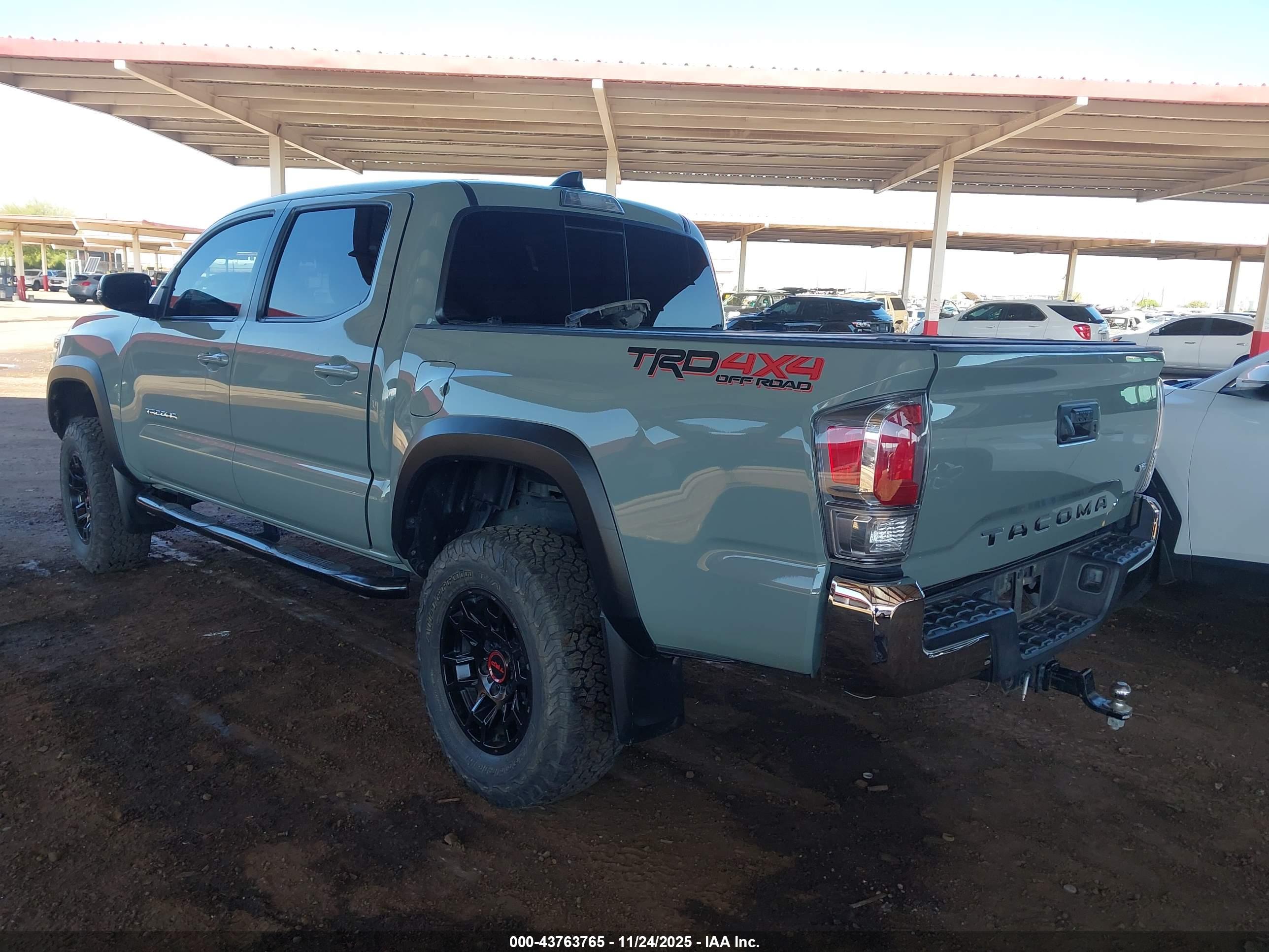 TOYOTA TACOMA image 3