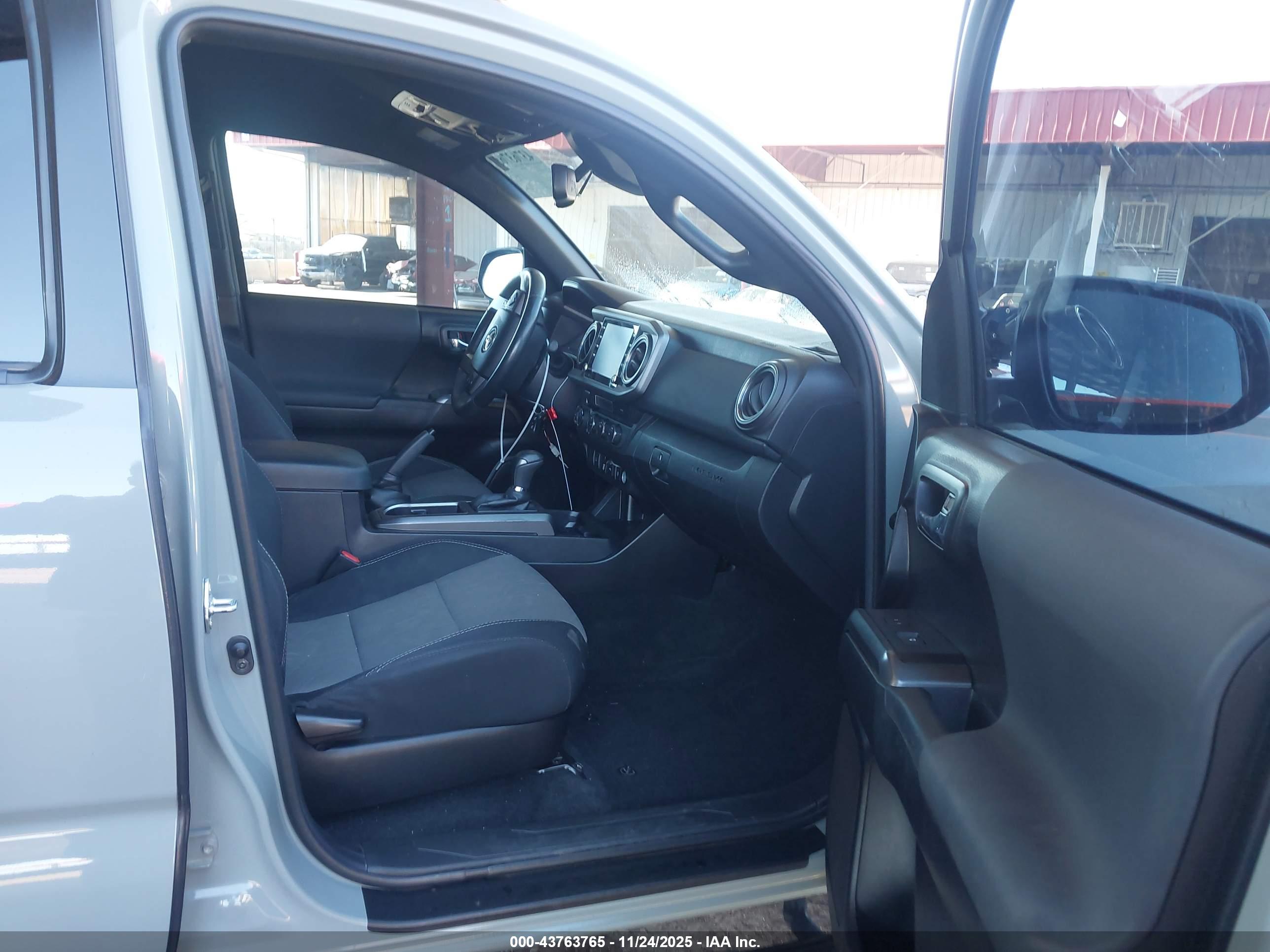 TOYOTA TACOMA image 5