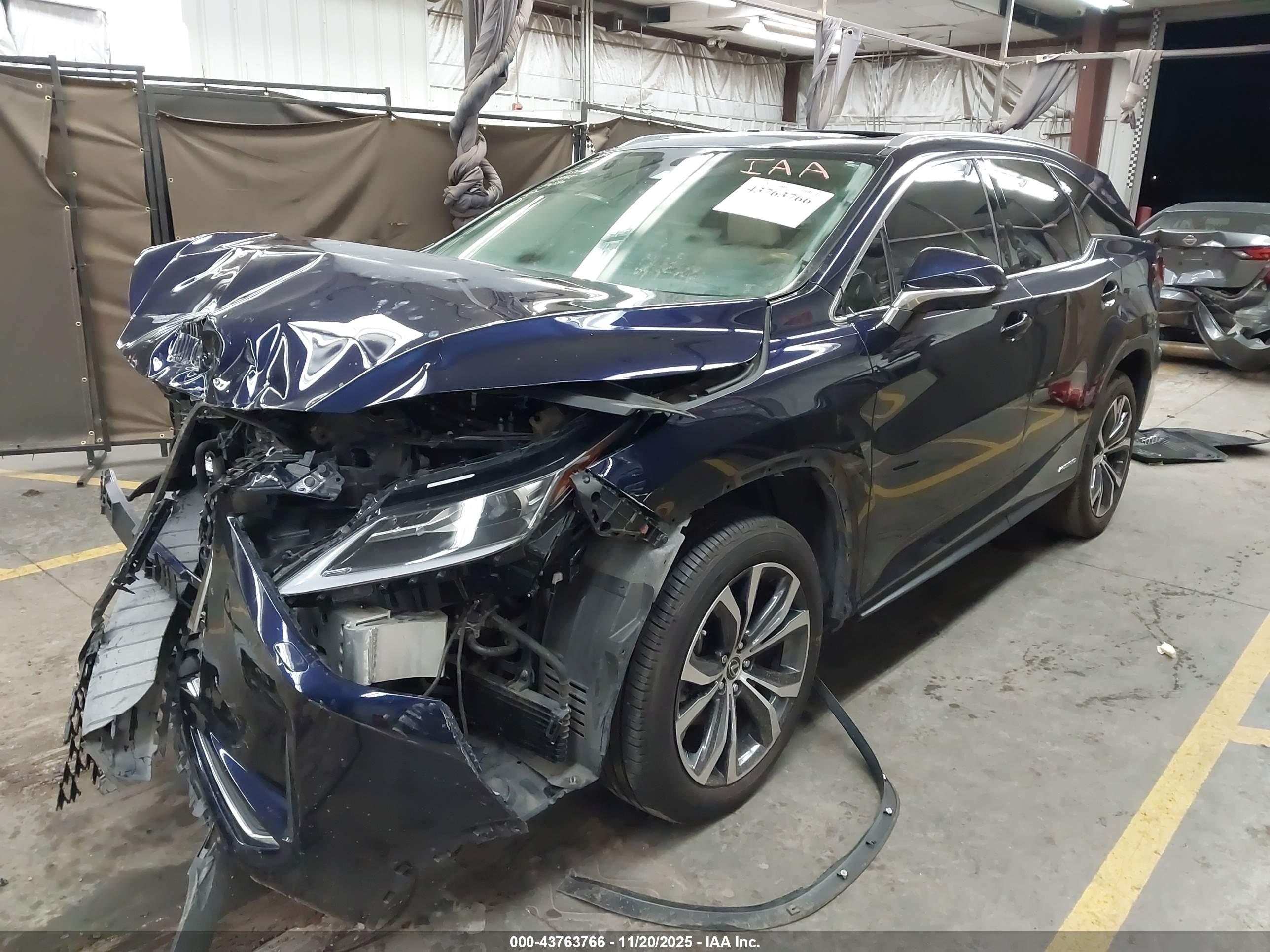 LEXUS RX image 2