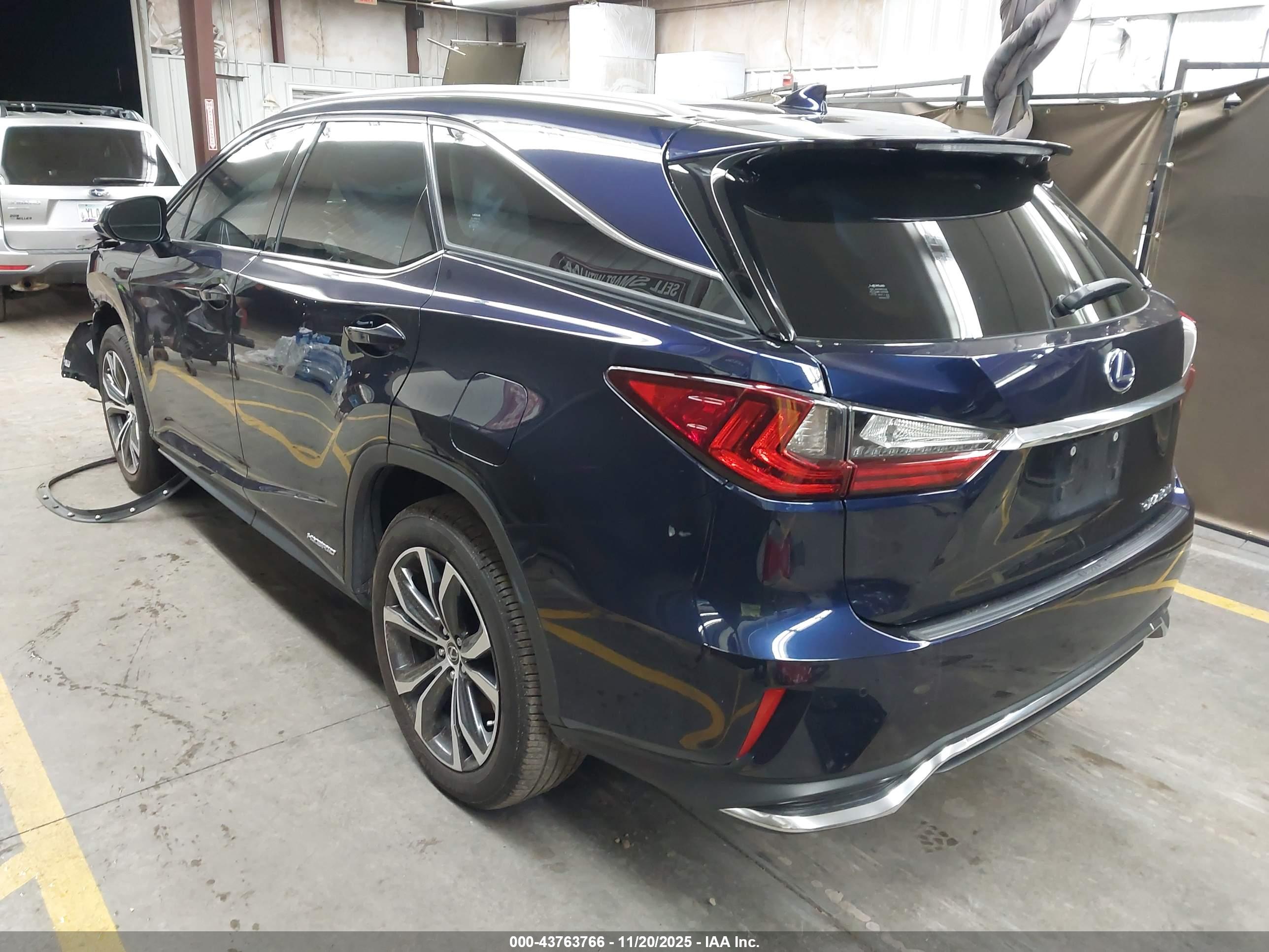 LEXUS RX image 3