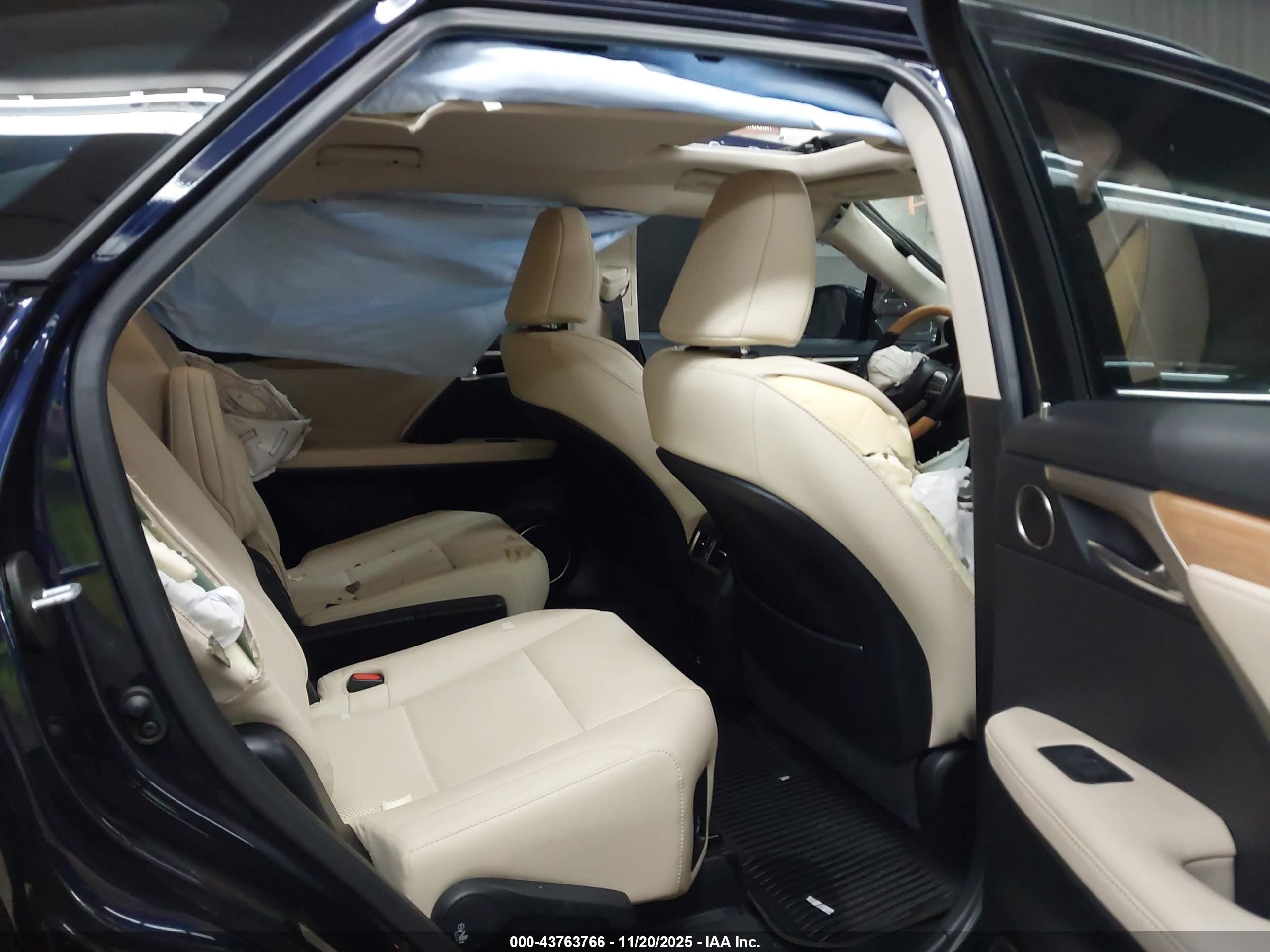 LEXUS RX image 8