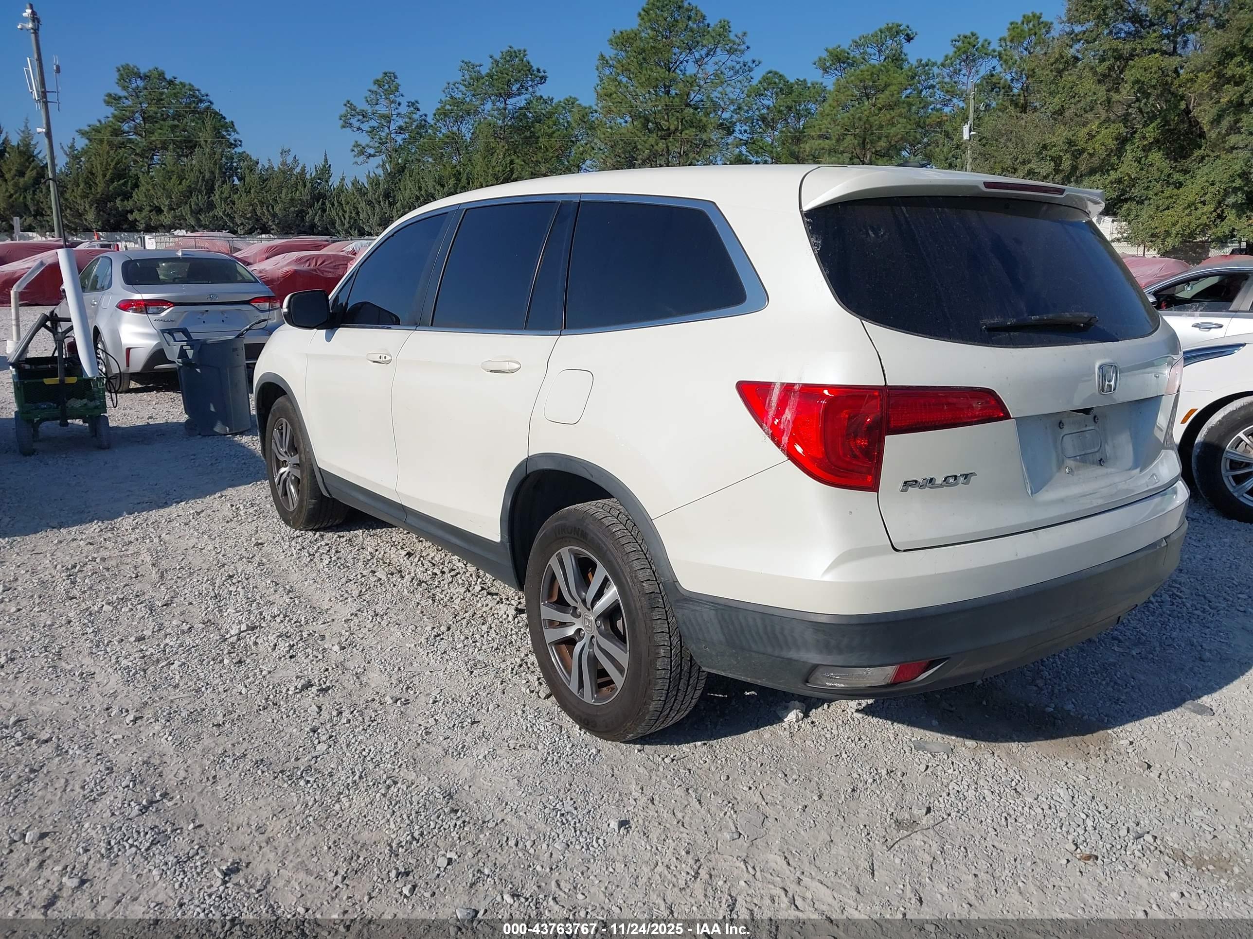 HONDA PILOT image 3