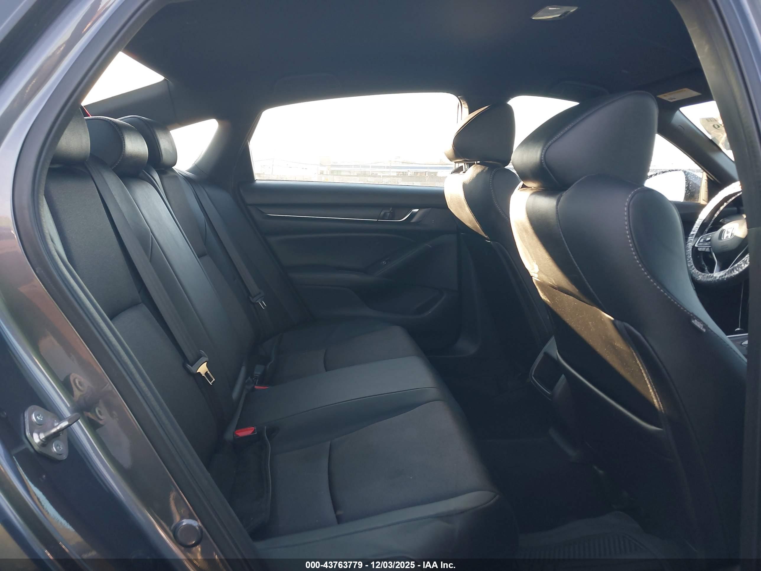 HONDA ACCORD image 8