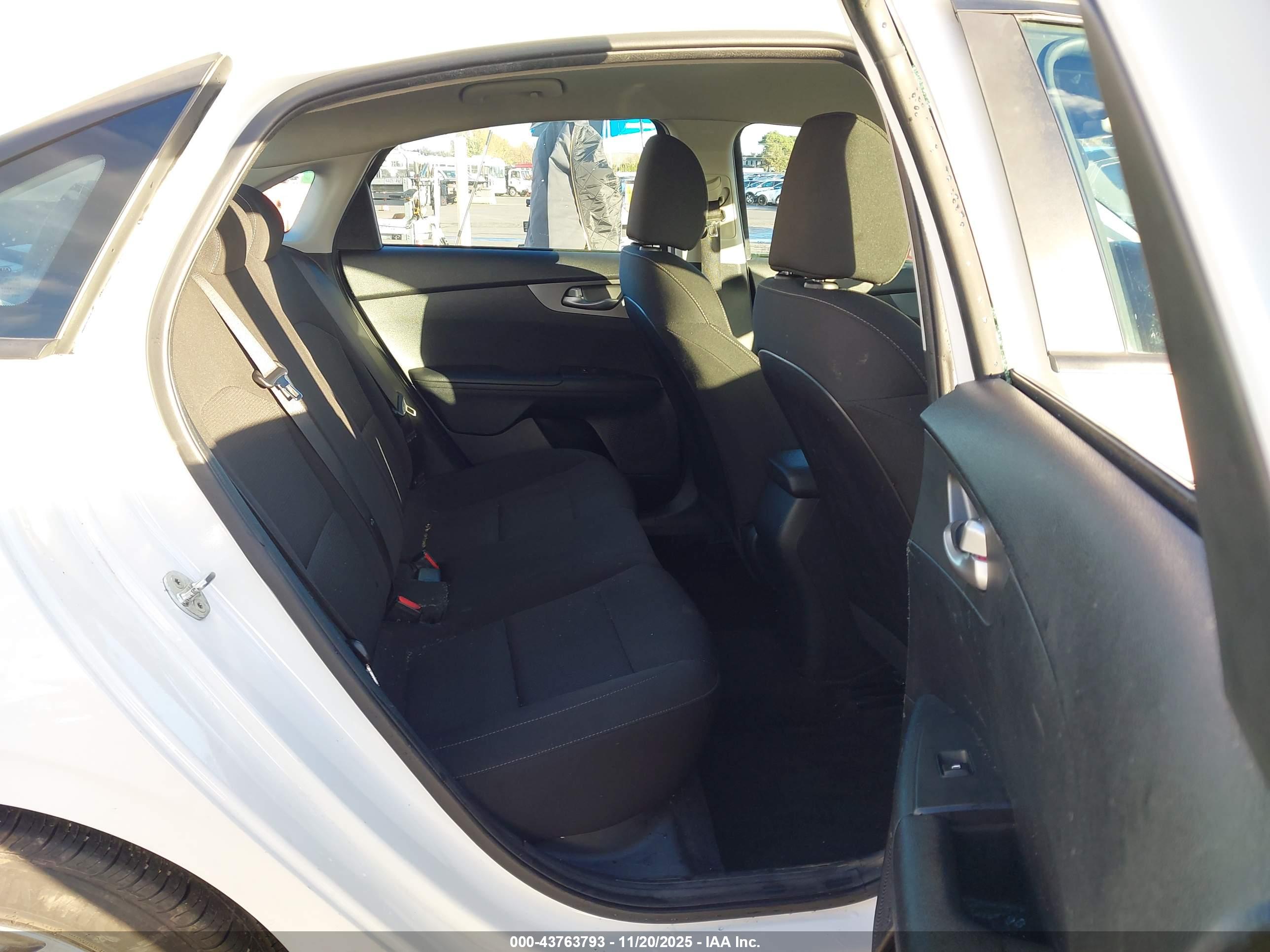 KIA FORTE image 8