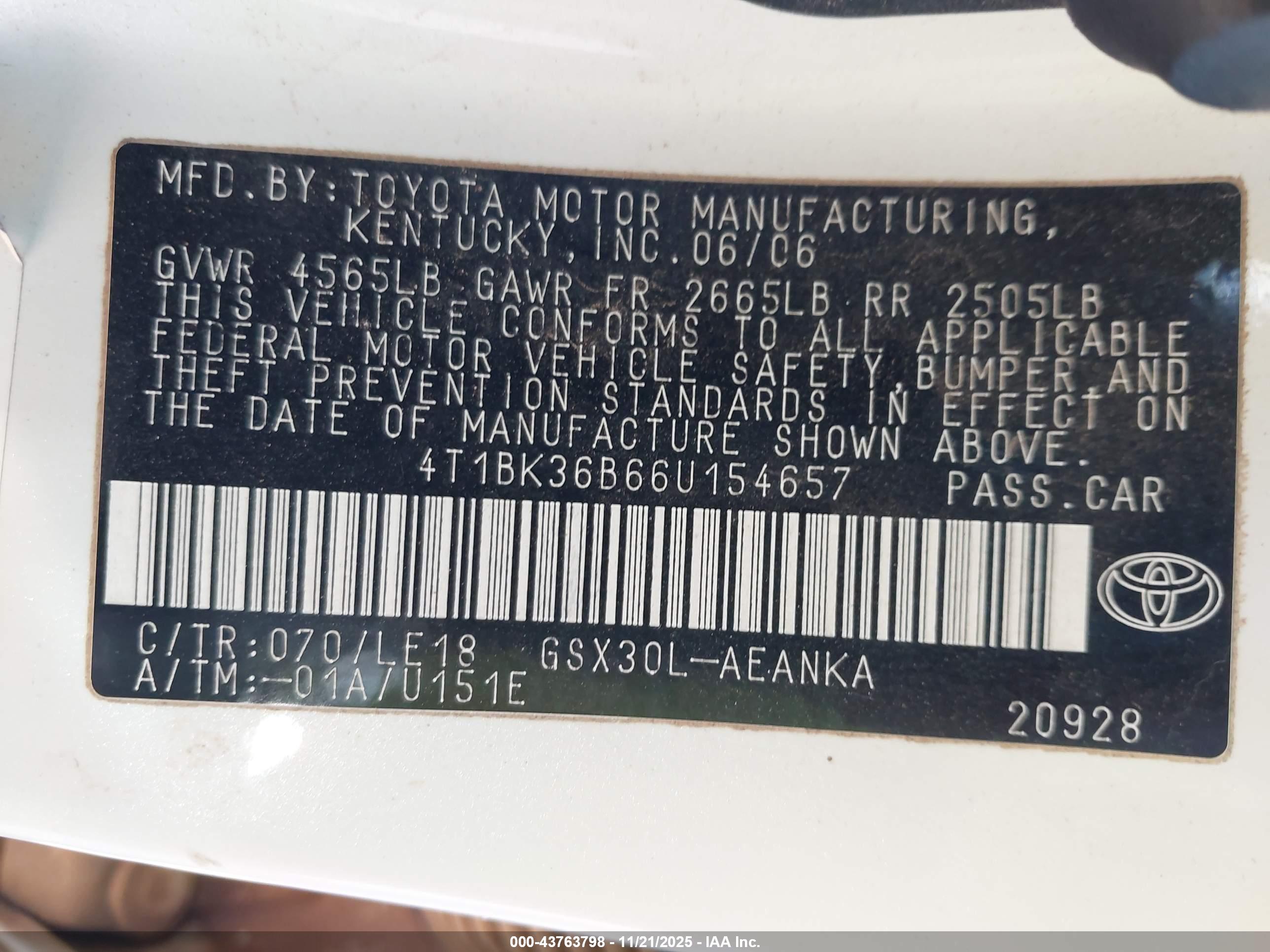 TOYOTA AVALON image 9