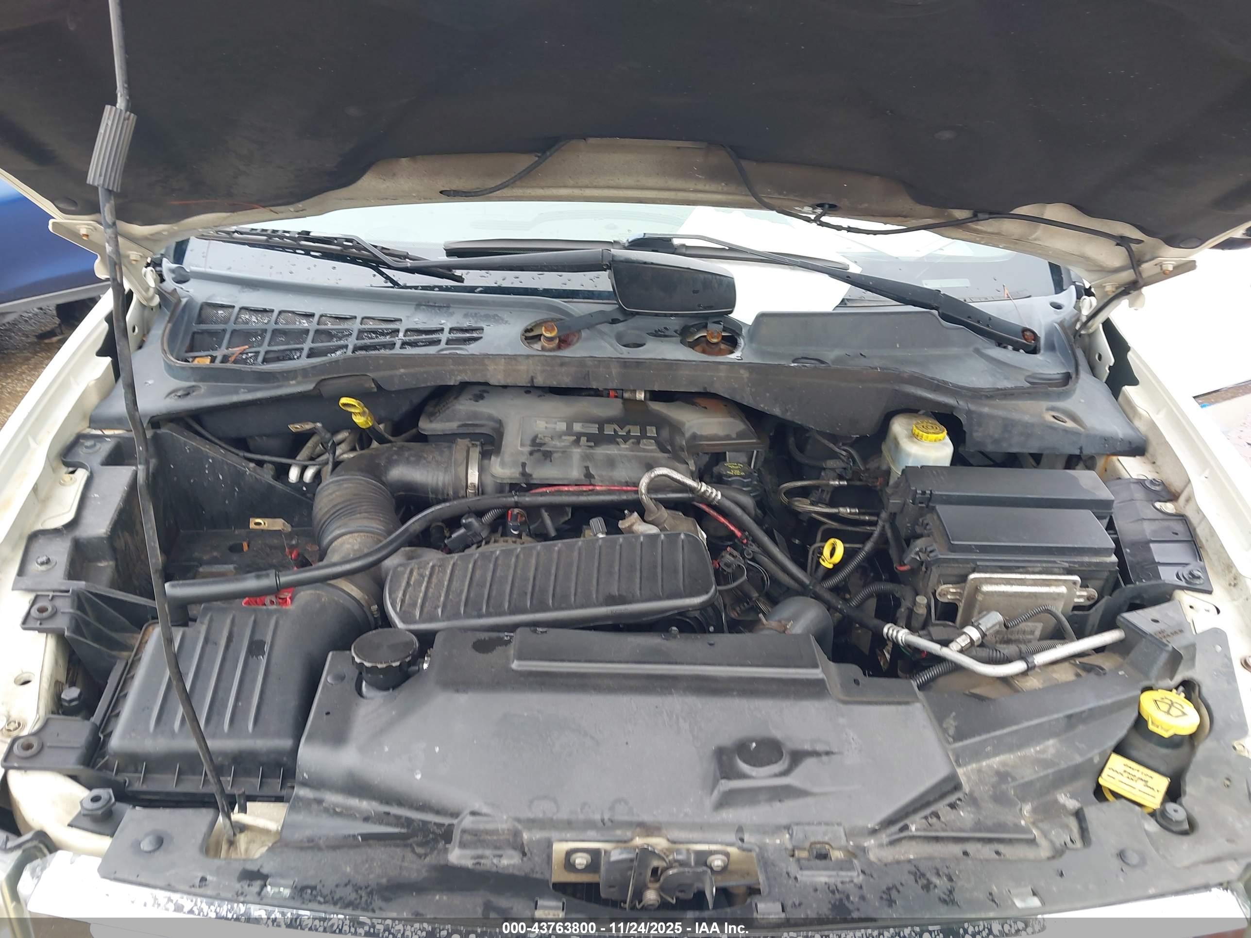 CHRYSLER ASPEN image 10