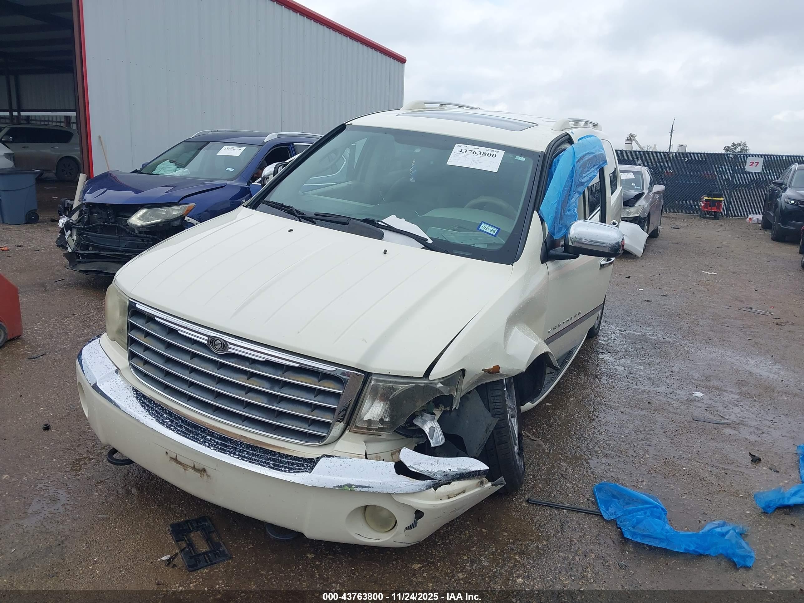 CHRYSLER ASPEN image 2