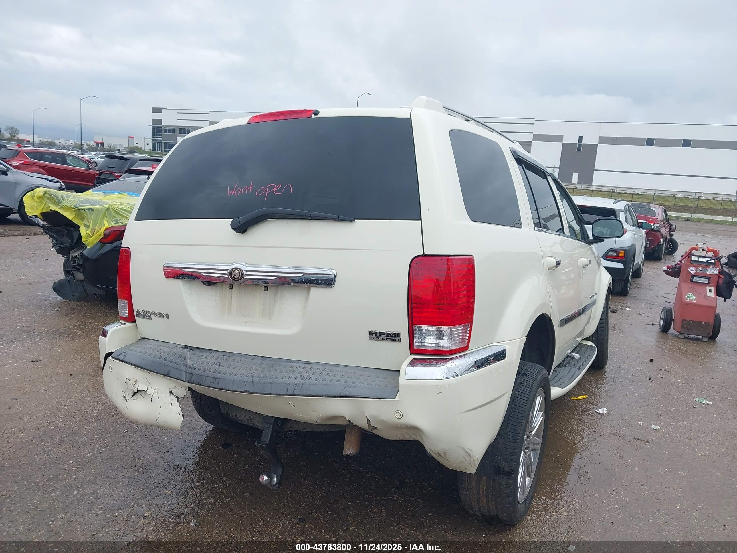 CHRYSLER ASPEN image 4