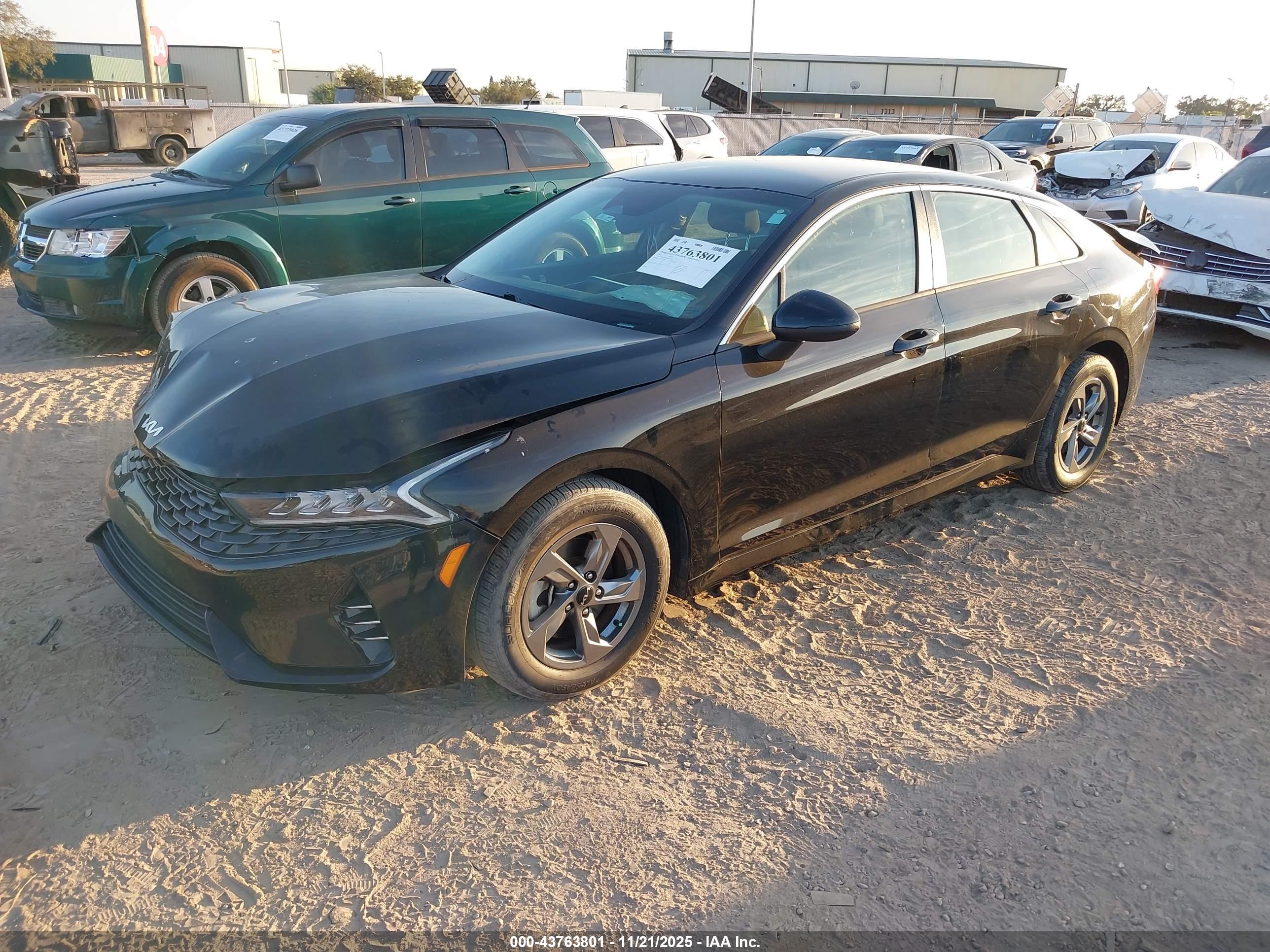 KIA K5 image 2