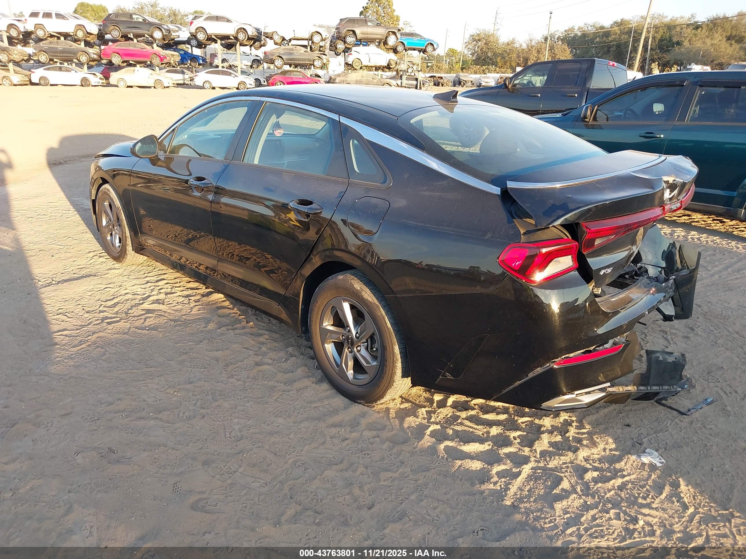 KIA K5 image 3