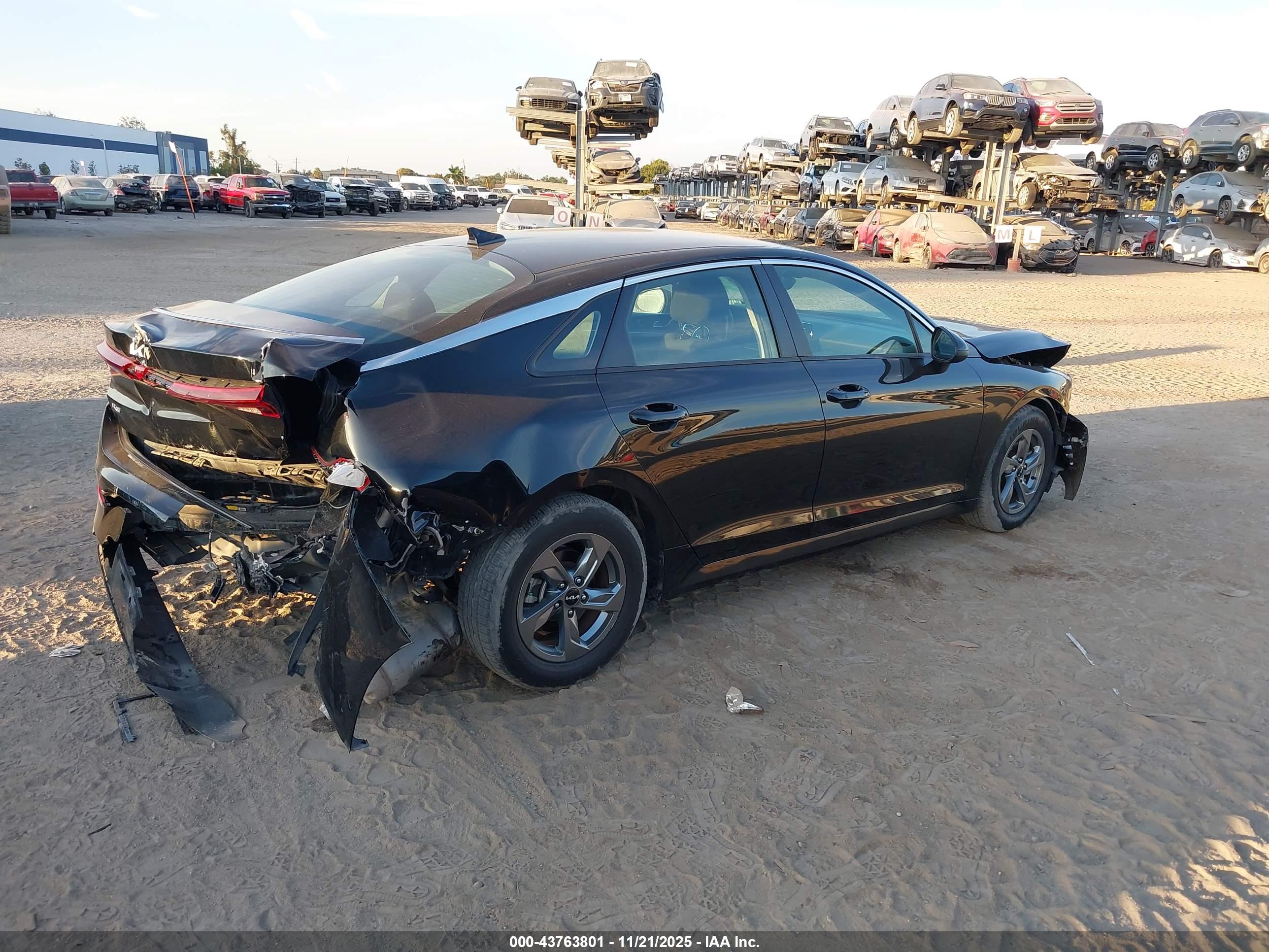 KIA K5 image 4