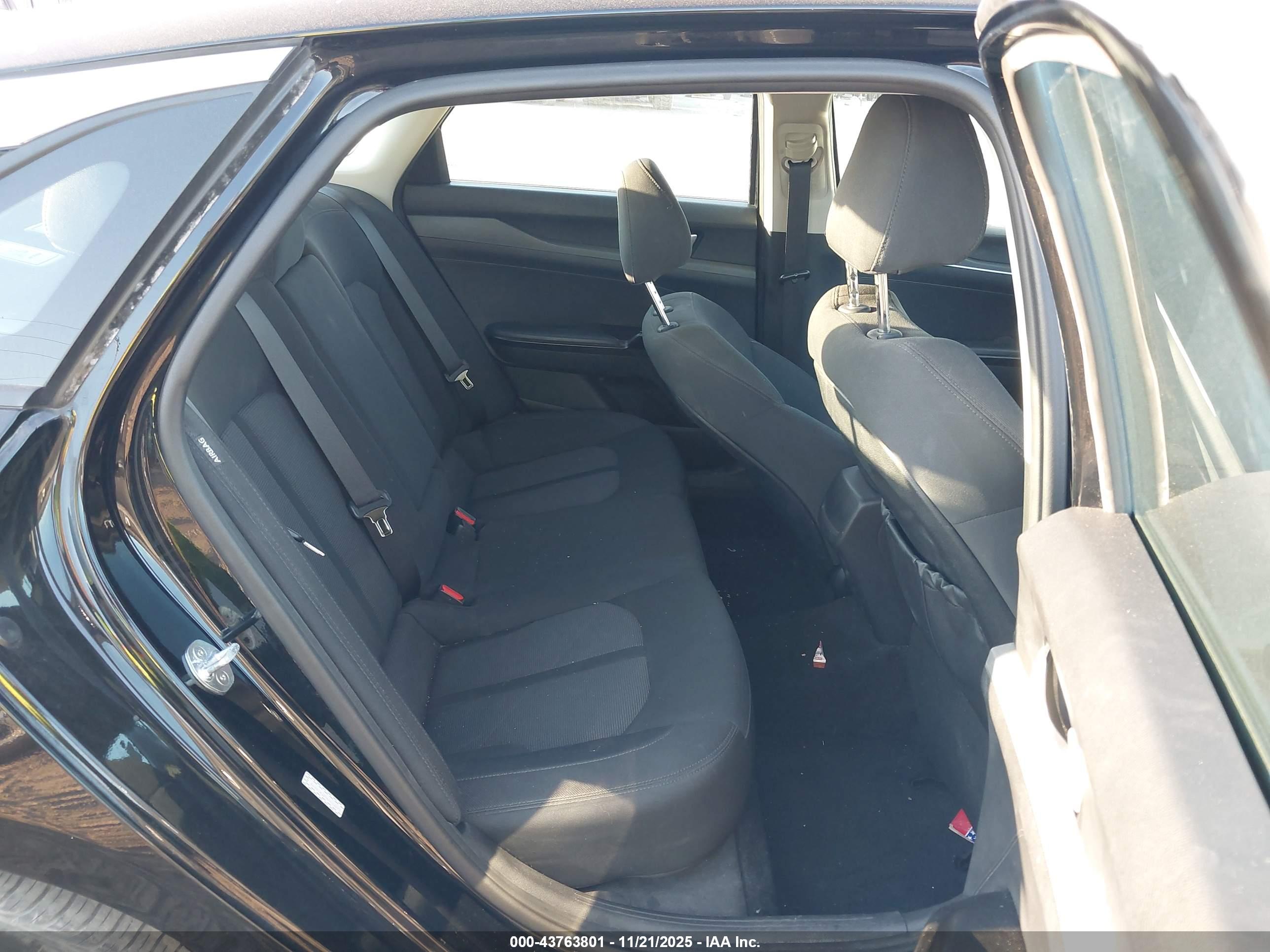 KIA K5 image 8