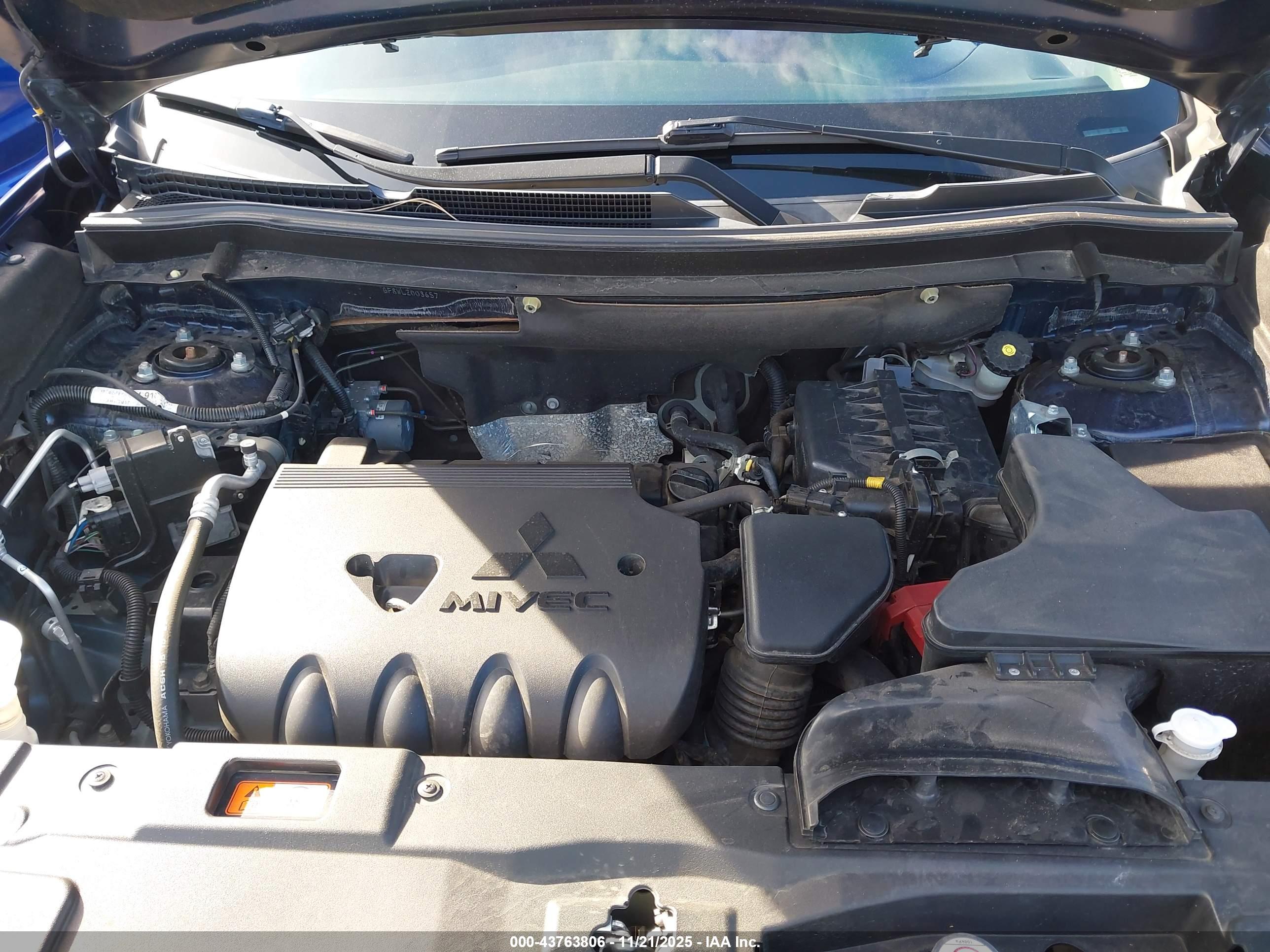 MITSUBISHI OUTLANDER image 10