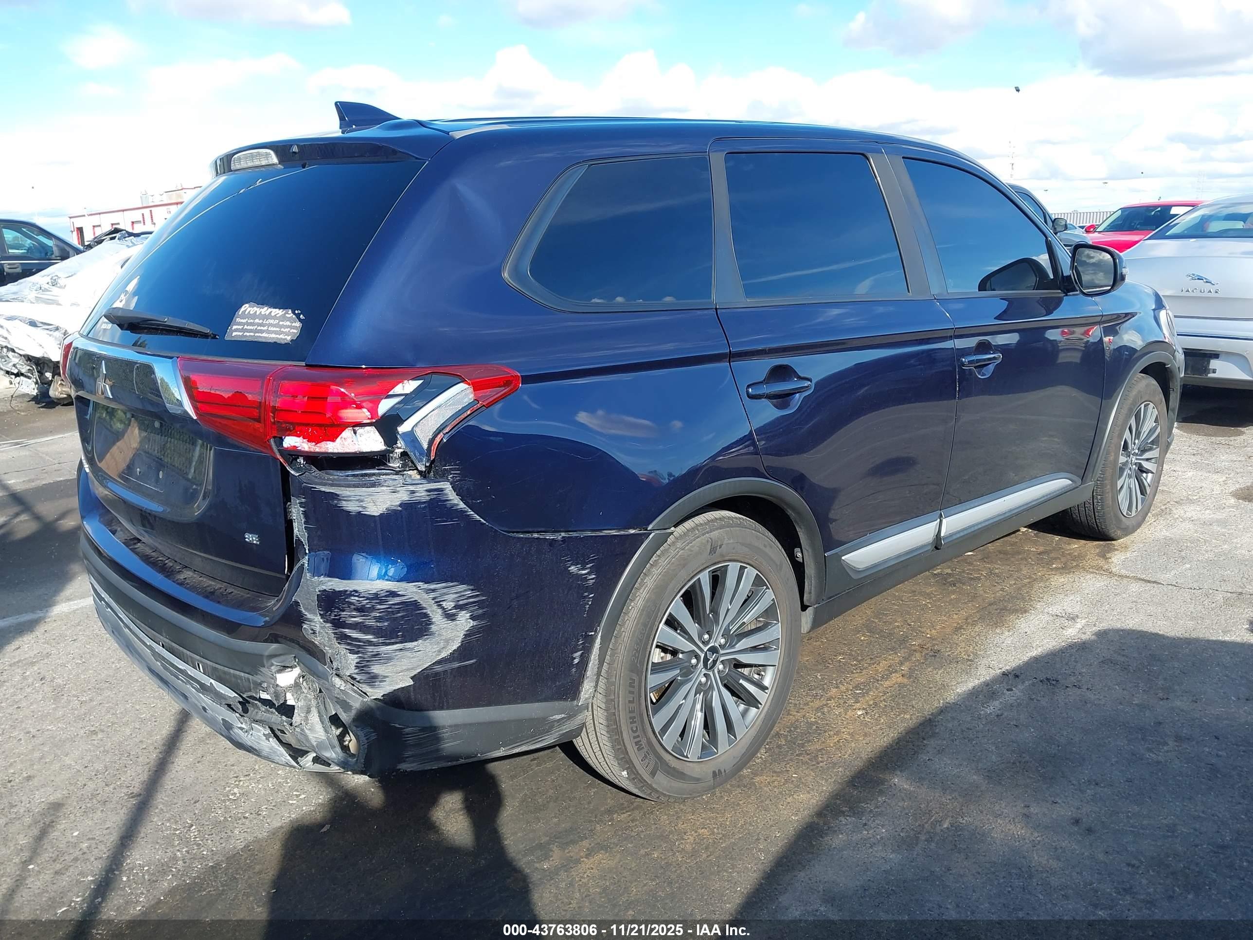 MITSUBISHI OUTLANDER image 4